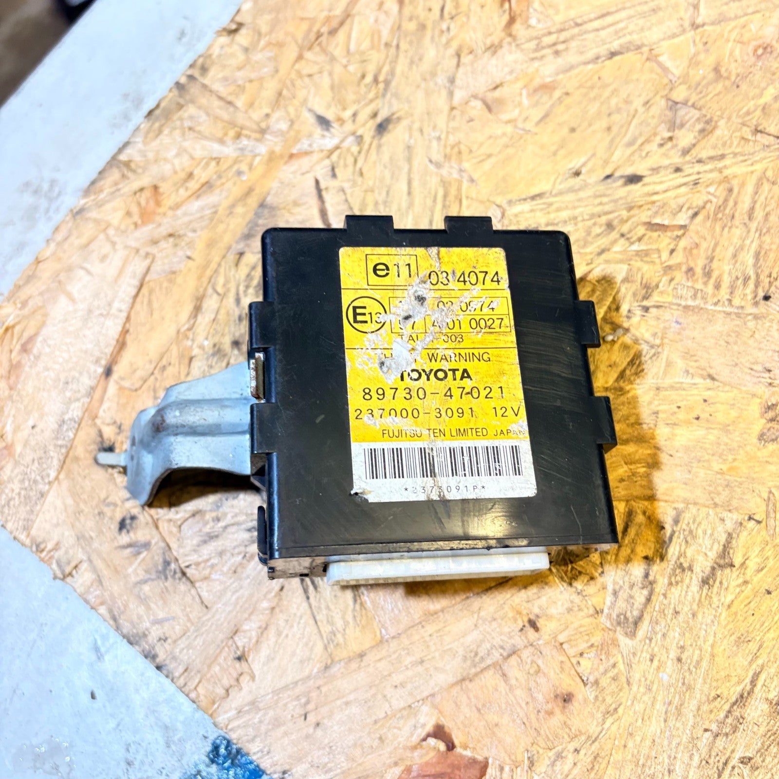 Toyota Prius MK2 2003-2009 Anti Theft Alarm Warning Control Module 89730-47021
