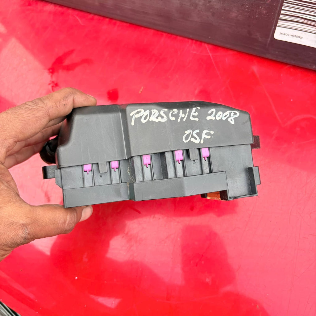 VOLKSWAGEN TOUAREG 7L 2008 3.0 TDI FUSE RELAY BOX 7L0941828A