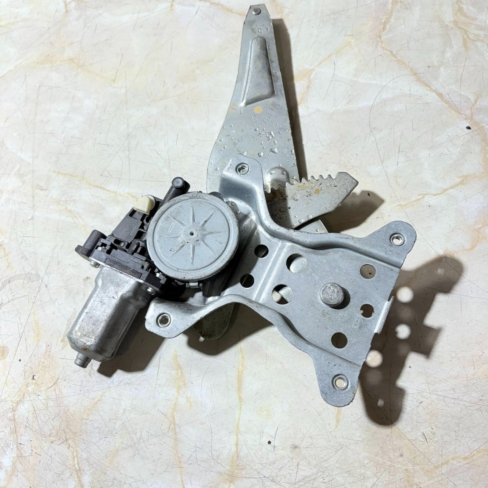 07-13 Suzuki SX4 Passenger Rear Left Side Door Window Motor Regulator