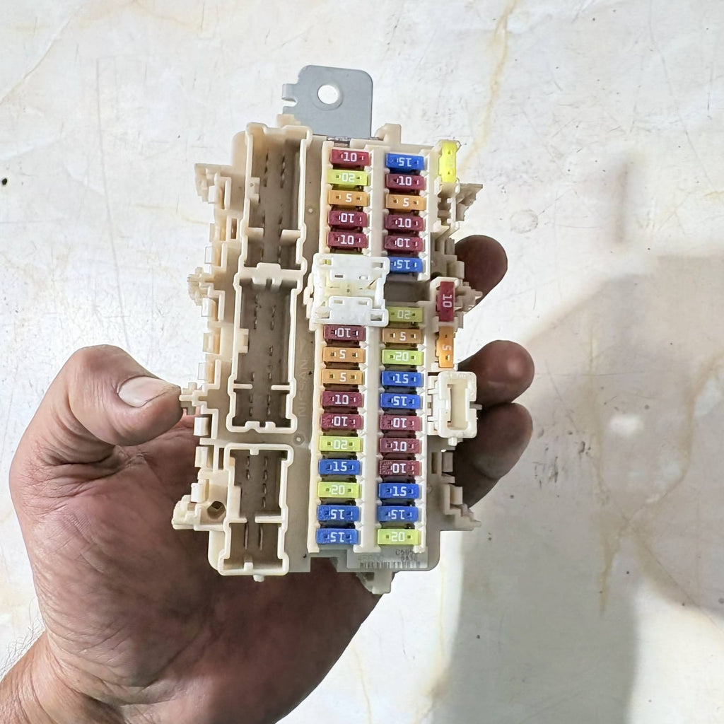 NISSAN QASHQAI J11 2019 1.5 DCI FUSE RELAY BOX 4EB0C