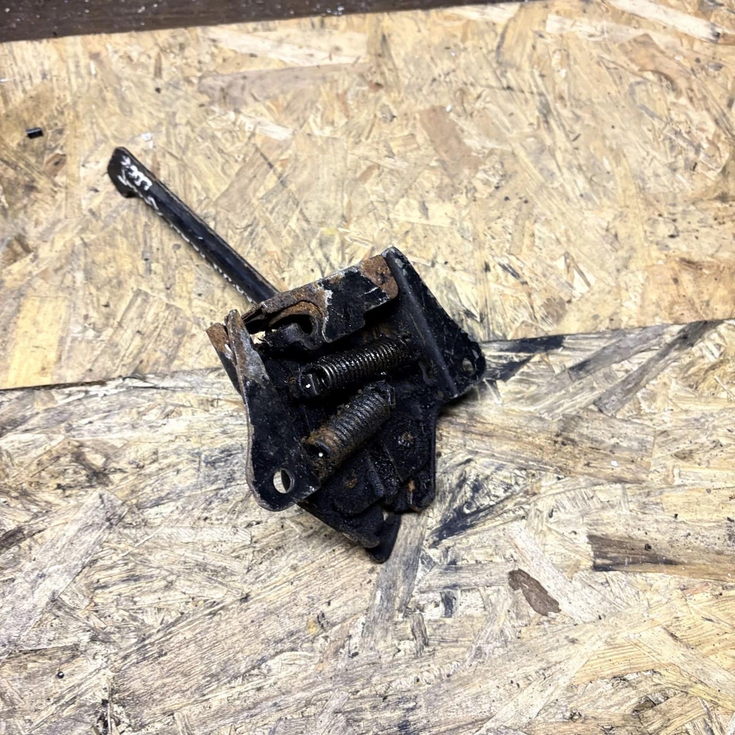 Kia Sedona 2002-2005 Bonnet Lock Hood Latch Assembly 0K52Y56620B