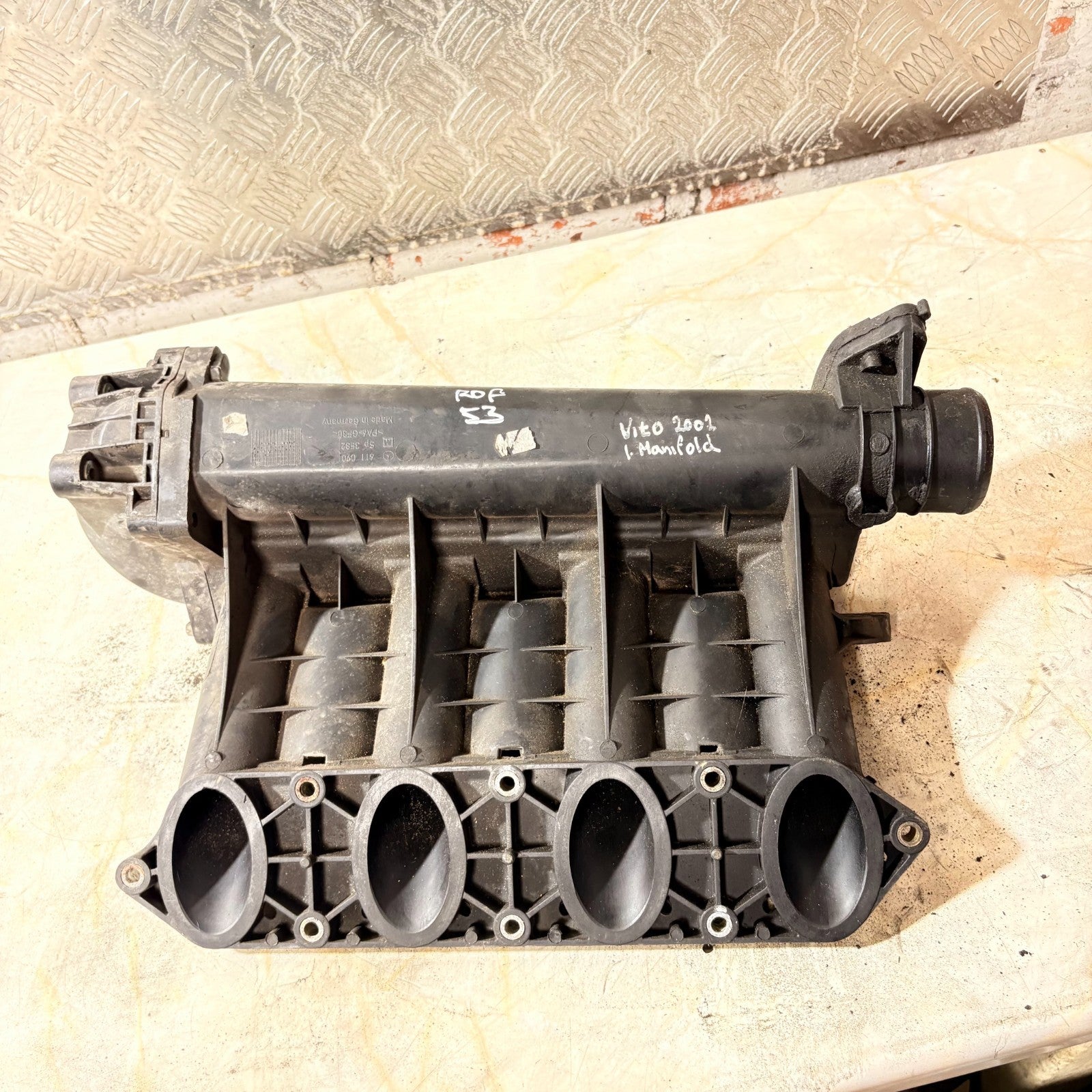 MERCEDES VITO VIANO W638 2.2 CDI INTAKE INLET MANIFOLD A6110903582 2002