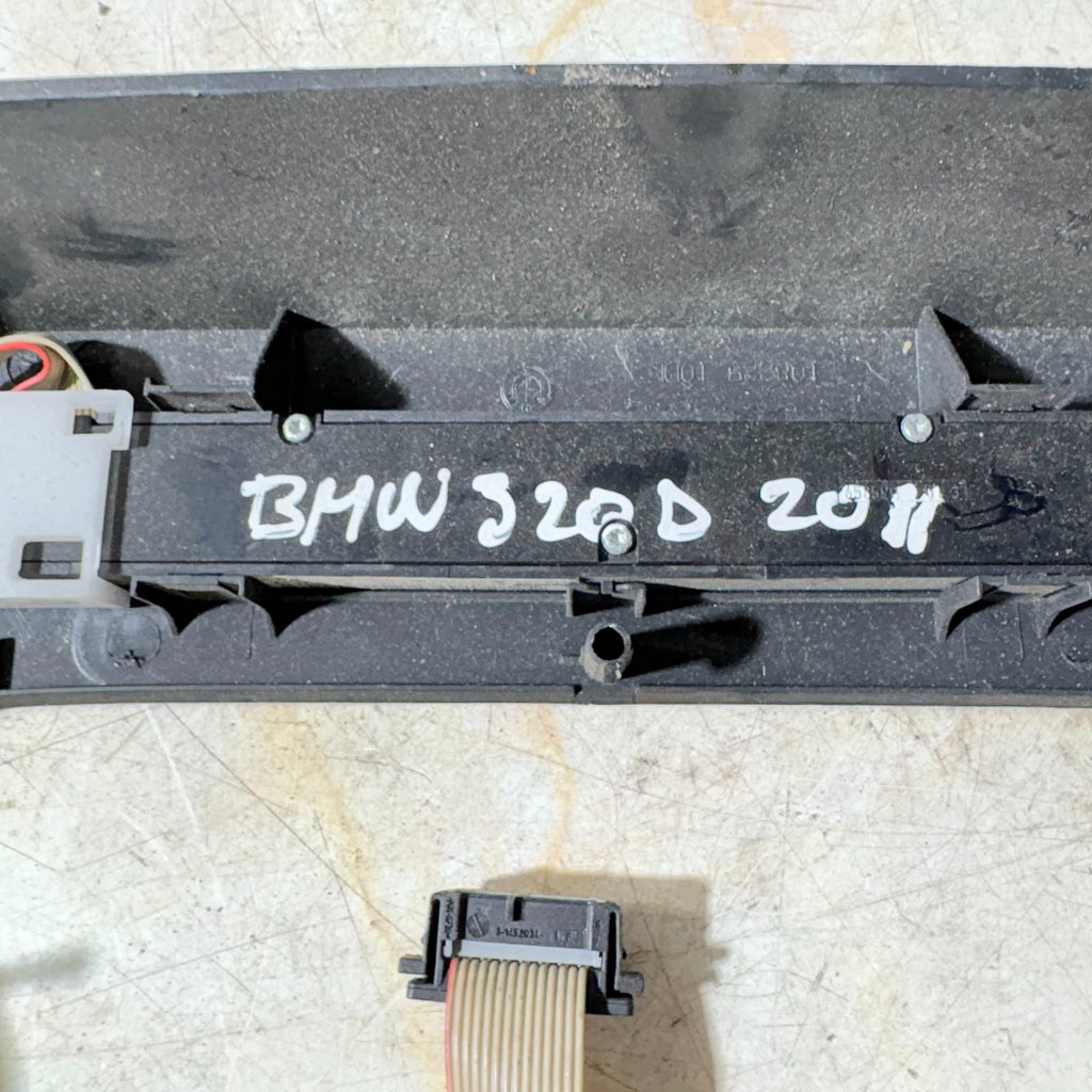 Bmw 320 D 2010-2013 Heater Control Surround 03744600 GENUNE