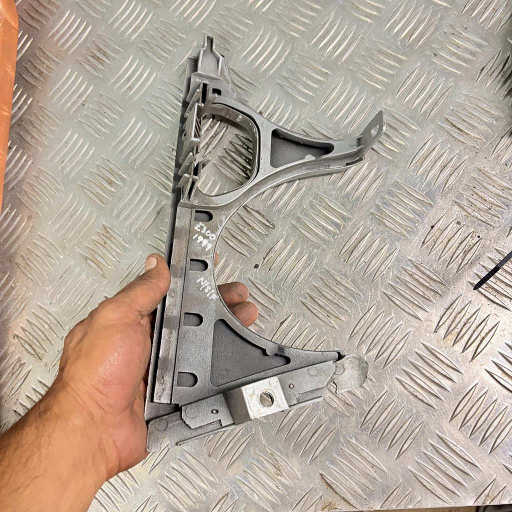 MERCEDES BENZ E CLASS E300 1999 HEADLIGHT LOWER COVER FRAME TRIM FRONT LEFT