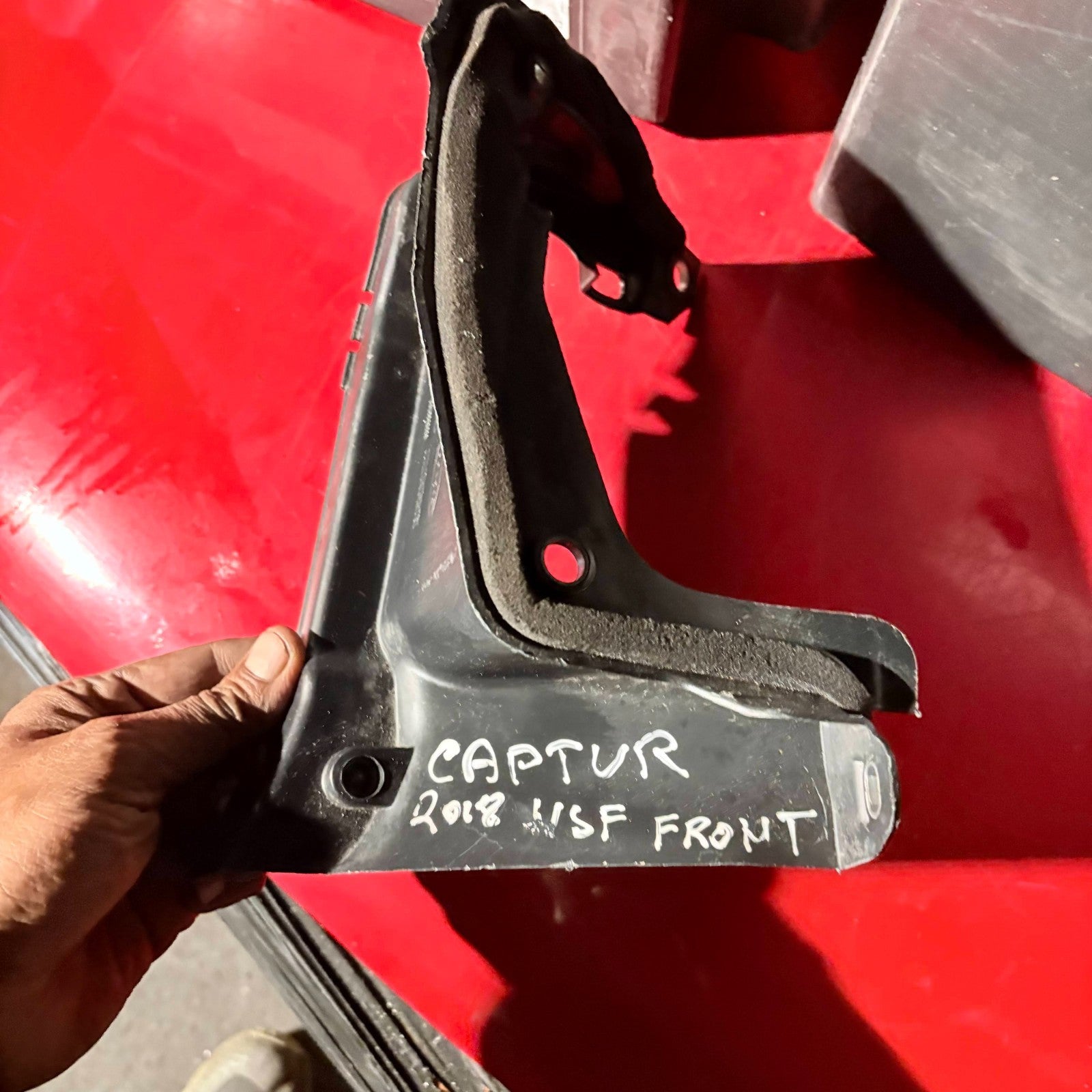 Renault Captur 2013-2019 Left Side Front Closure Cowl 668638829R