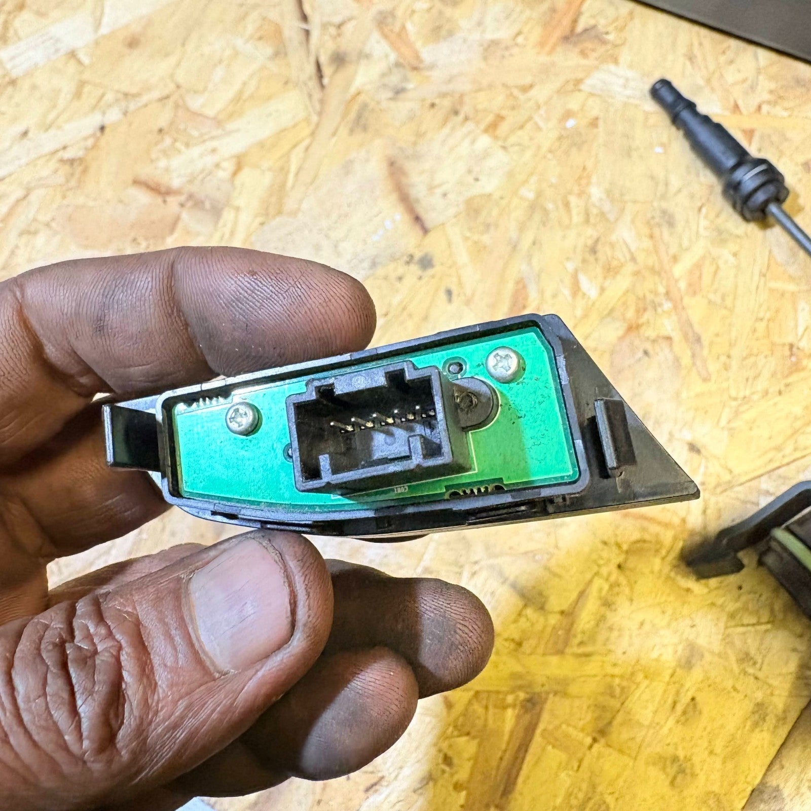 Nissan MICRA K14 Induction Charger