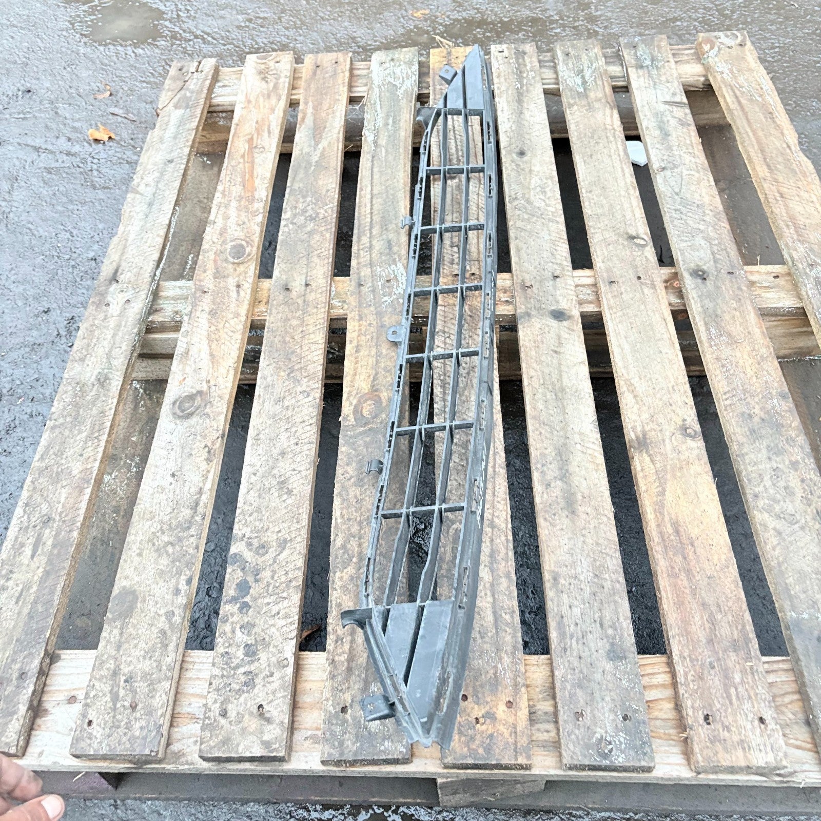 FORD FIESTA MK8 FRONT BUMPER LOWER GRILL 2017-2023