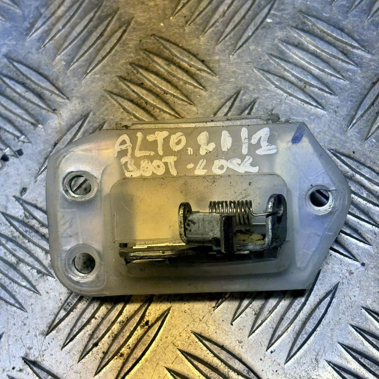 Suzuki Alto 2009-2014 Nissan Pixo 2009-2013 Tailgate Lock 82510M68K00 905004A00E