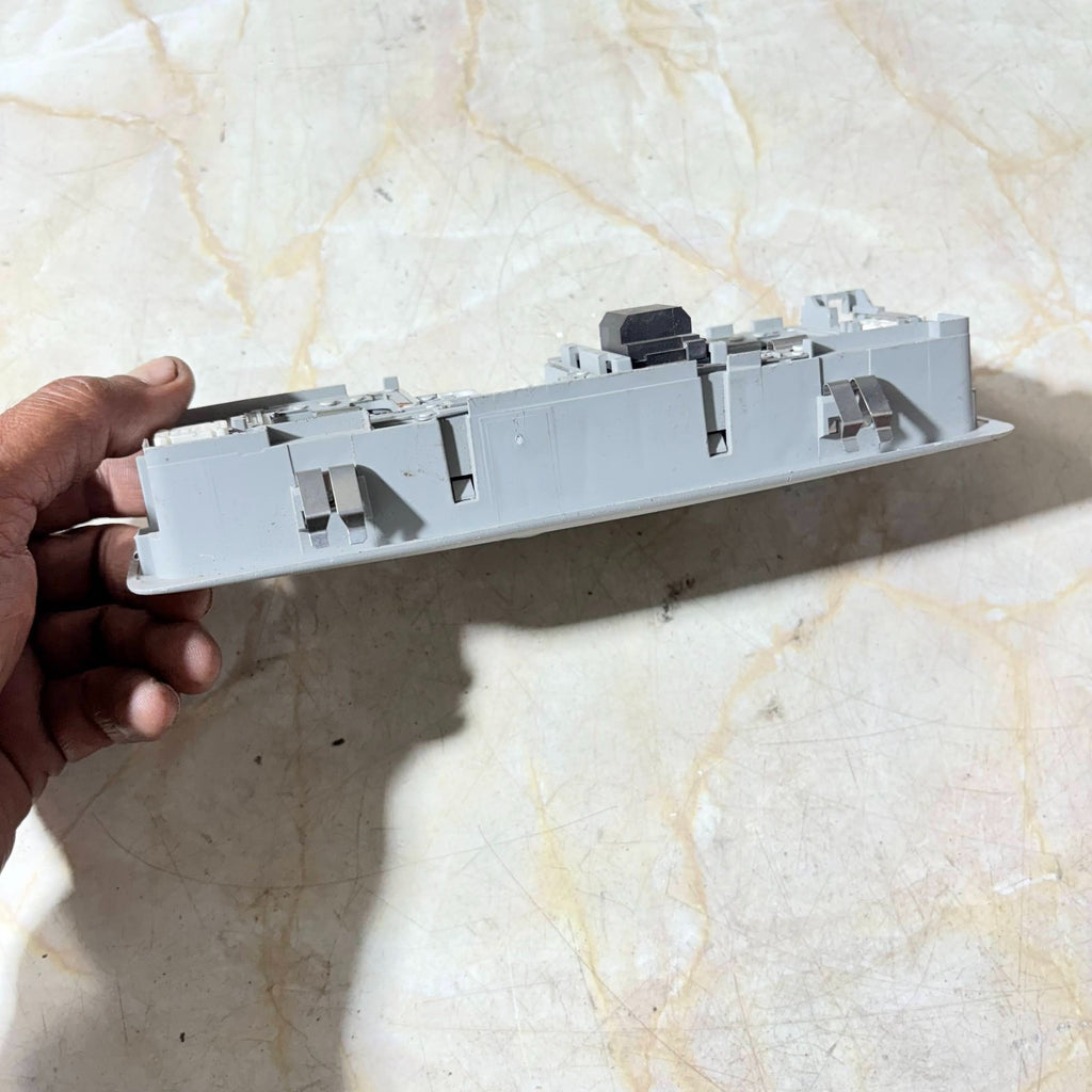 MITSUBISHI OUTLANDER 2008-2013 FRONT ROOF READING COURTESY LIGHT 8401A009ZZ
