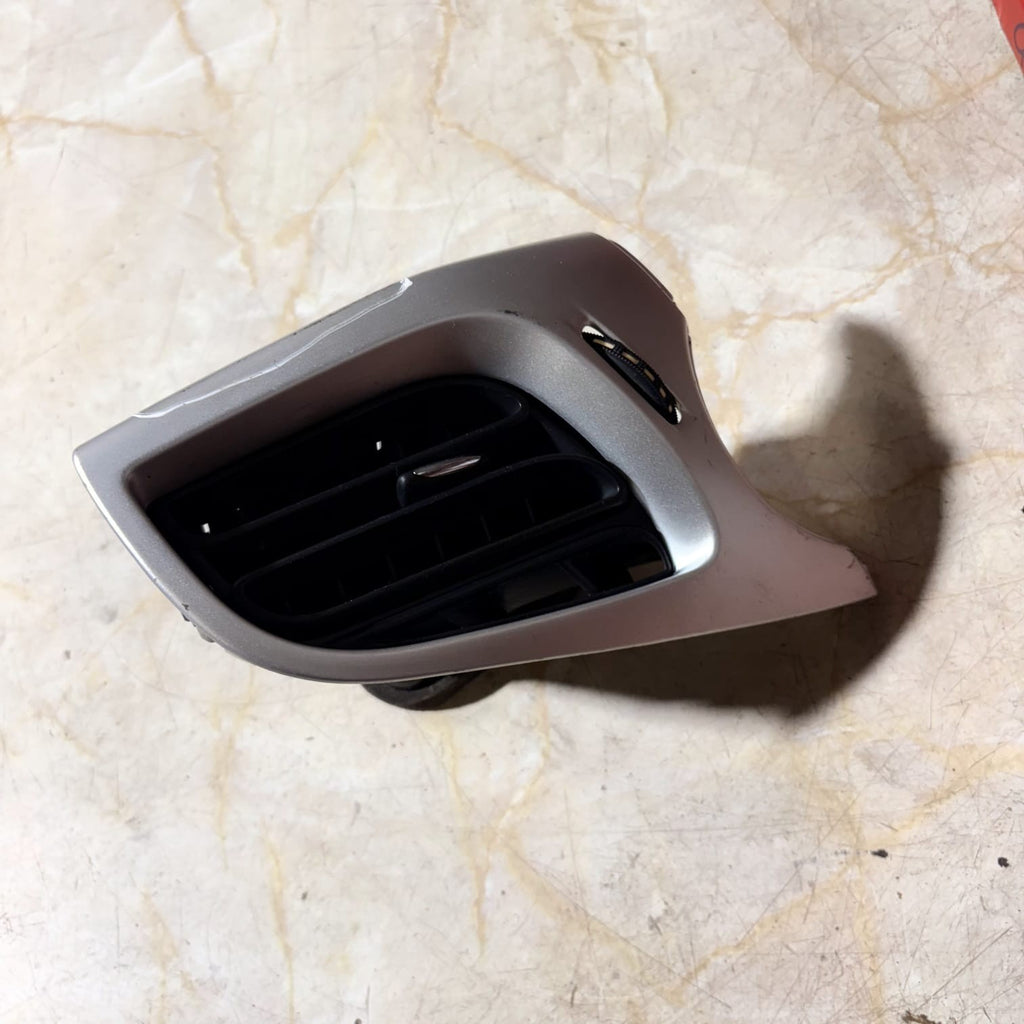 Citroen C3 VTR 2010-2013 Driver Side Dashboard Air Vent OSF A1092113