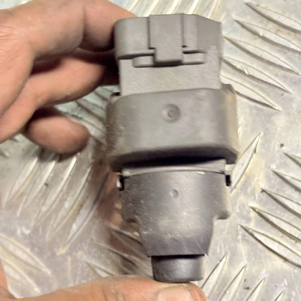 NISSAN VAUXHALL RENAULT TURBO BOOST VACUUM SOLENOID VALVE DIESEL 149566215R