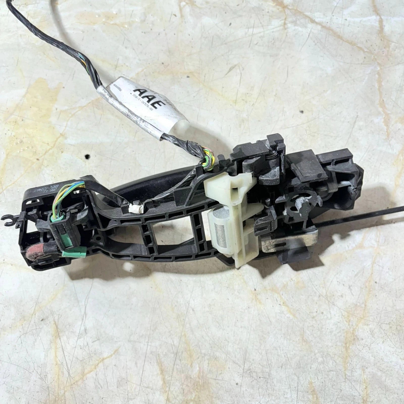 2013 FORD FOCUS PASSENGER SIDE FRONT LEFT OUTER DOOR HANDLE BV6T-14F302