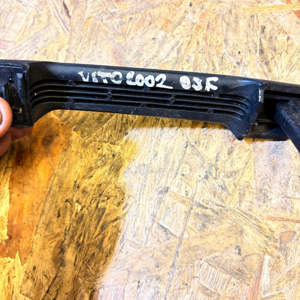 MERCEDES BENZ W639 VITO FRONT EXTERIOR DOOR HANDLE RIGHT SIDE 2002