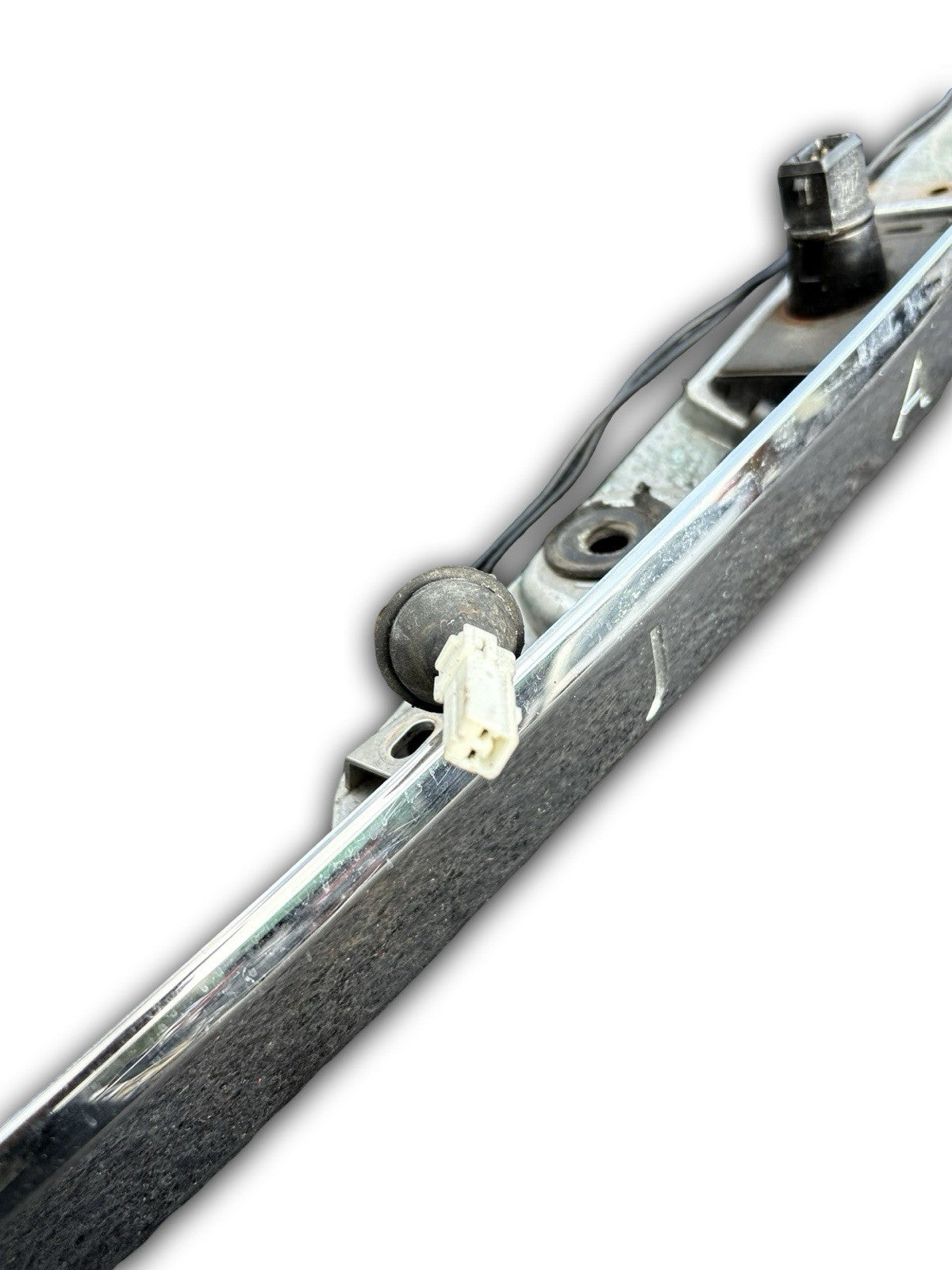 JAGUAR S TYPE 00-08 REAR TAILGATE BOOT HANDLE TRIM WITH MICRO SWITCH 4R8313550AE
