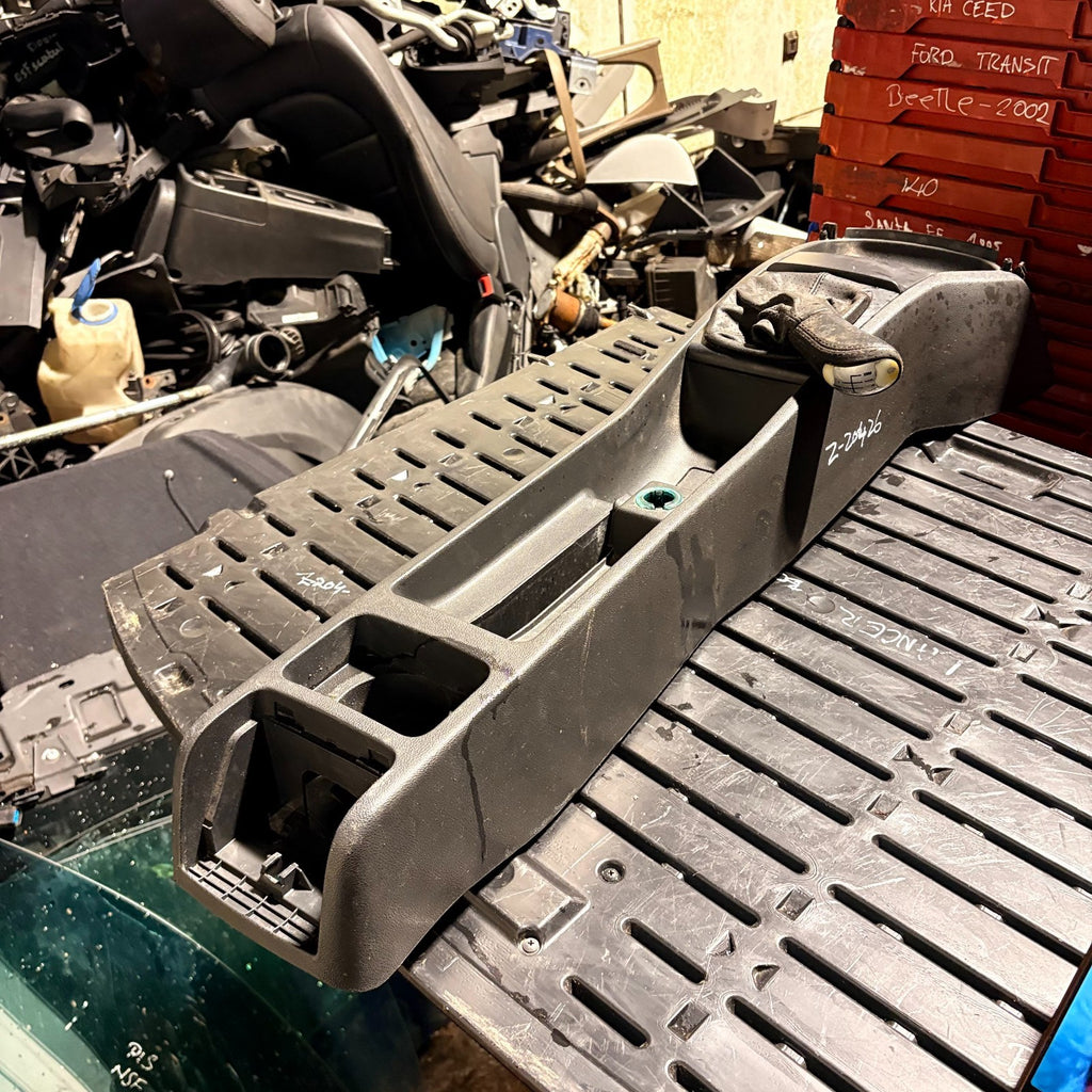 SKODA FABIA CENTRE CONSOLE WITH GEAR LEVER AND CUP HOLDERS SWITCHES 6Y0863242