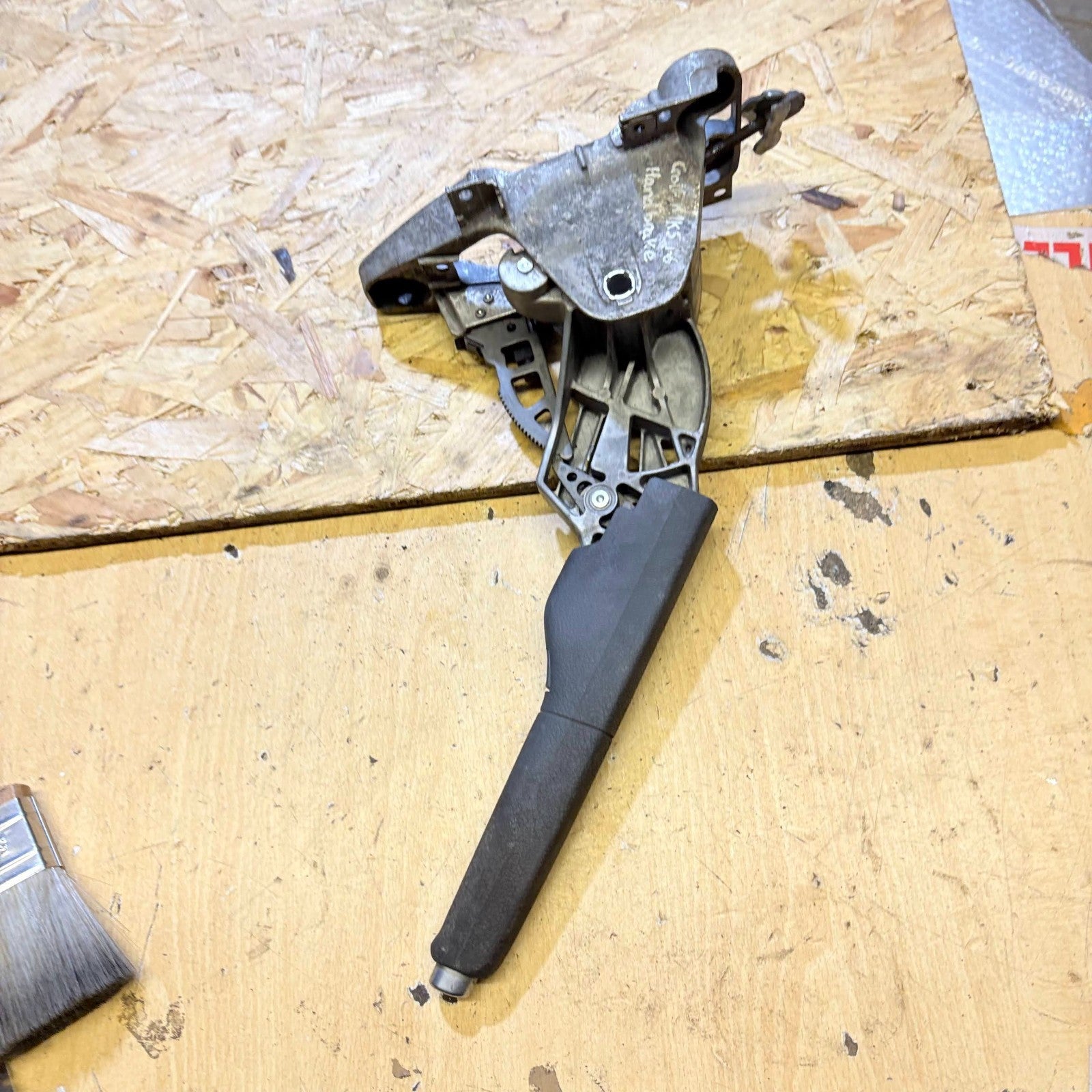 VOLKSWAGEN GOLF MK5 1K1 (2007) HANDBRAKE LEVER ASSEMBLY 8J0711303H