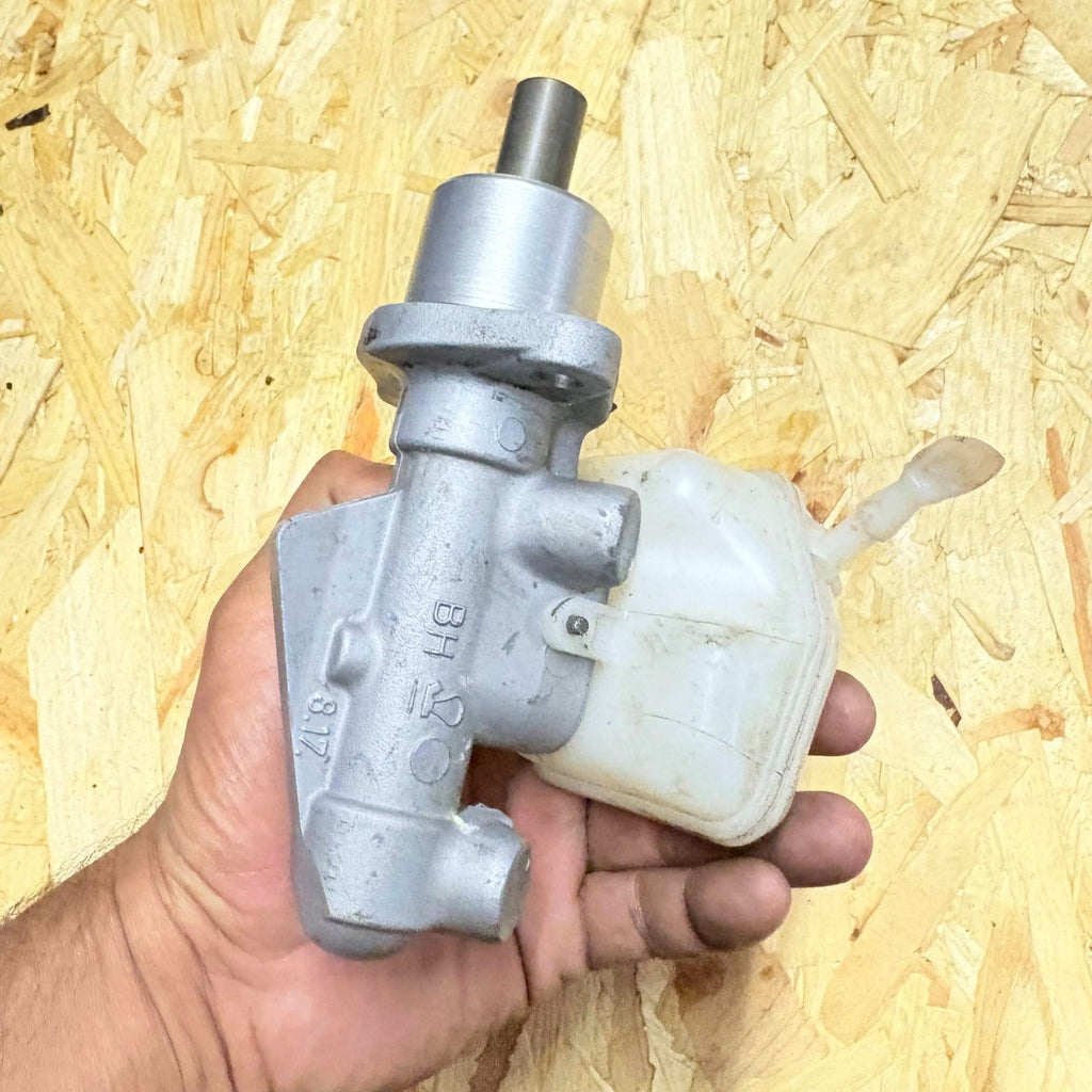 RENAULT TWINGO 2007-2008 BRAKE MASTER CYLINDER 8200479632