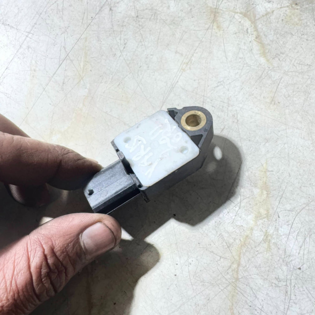 Toyota Yaris Mk2 2005–2012 Impact Crash Sensor 898310D010