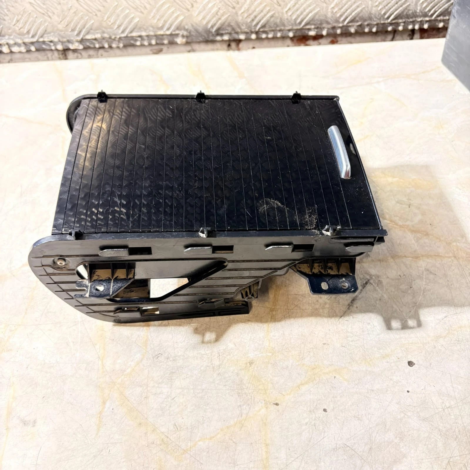 2011-2018 Range Rover Evoque L538 Cup Holder 12V Lighter RHD BJ32-600D00-CB