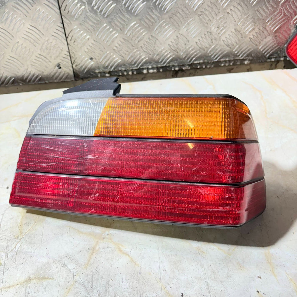 BMW E36 3 Series 320 Rear Right Tail Light Lamp 29548012