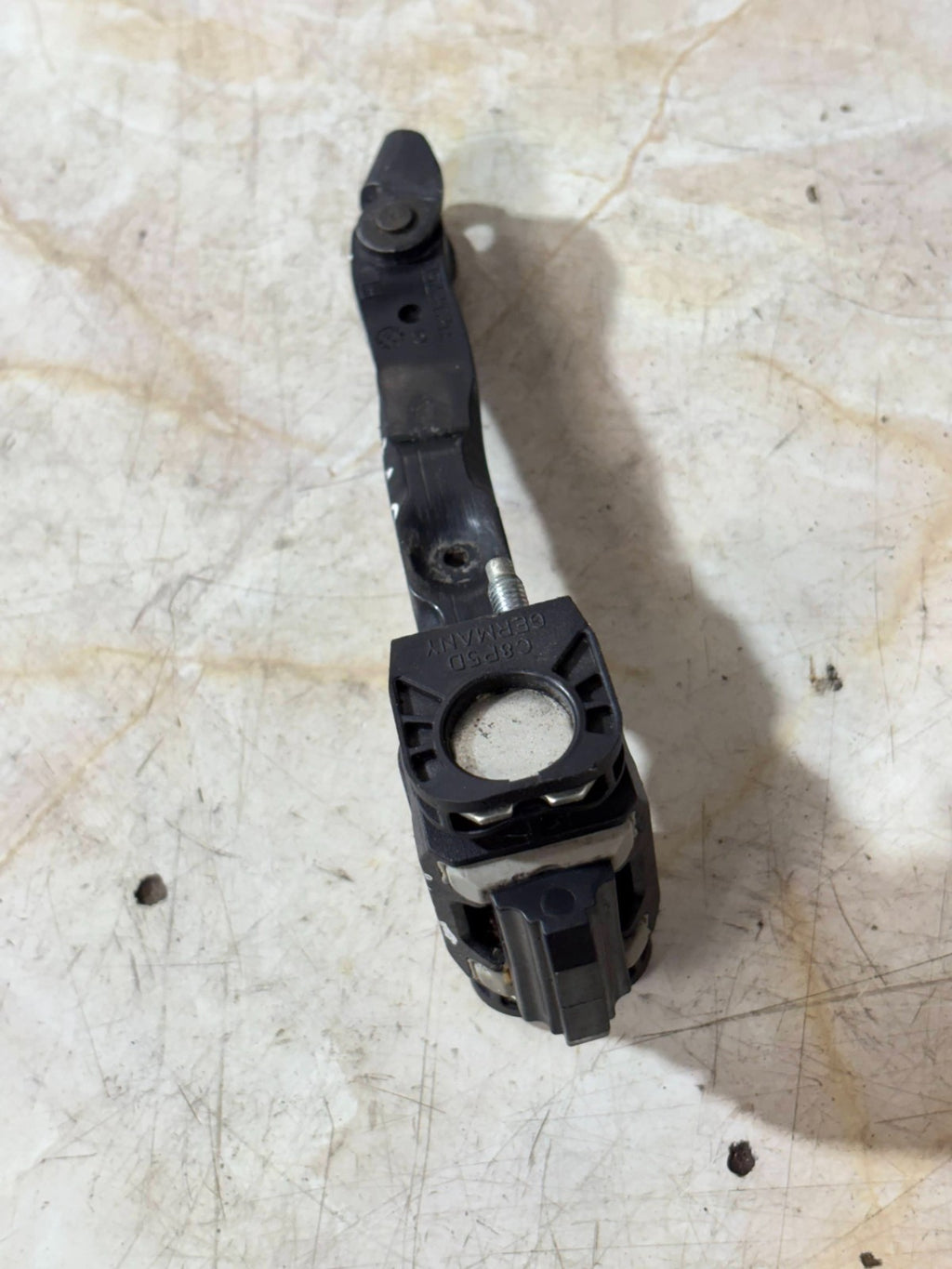 VOLVO C30 2009-PASSENGER SIDE FRONT LEFT DOOR CHECK STRAP 31217750