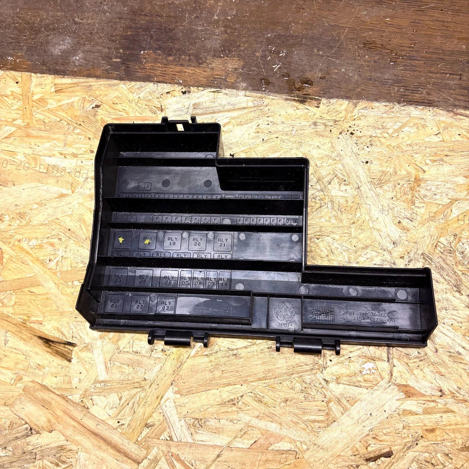 Jaguar S-Type X200 2000-2008 Fuse/Relay Box Lid Cover 2R8T14A075CC