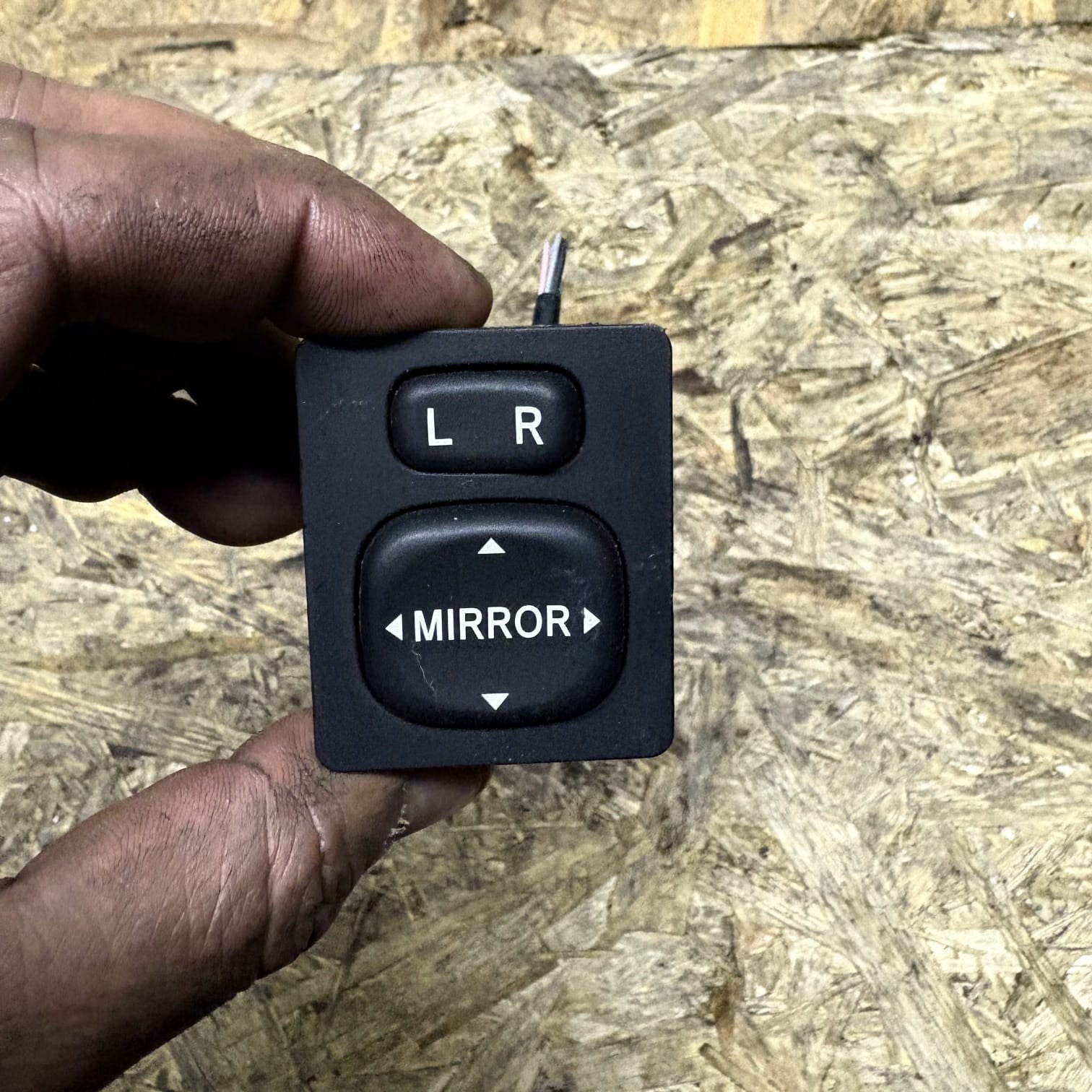 TOYOTA YARIS MK2 WING MIRROR CONTROL SWITCH BUTTON ADJUSTER 769746E
