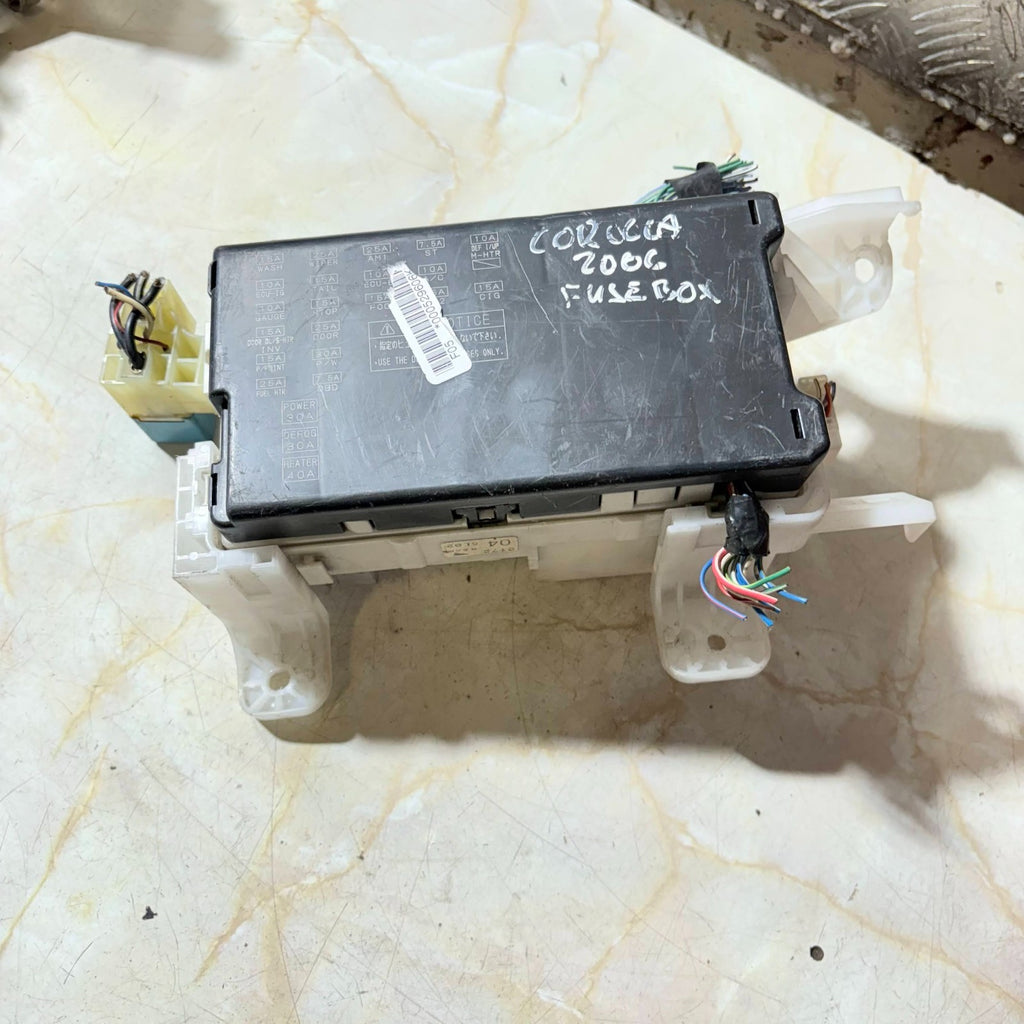 Toyota Corolla Engine Fuse Box Mk9 1.4 Petrol 2002-2006
