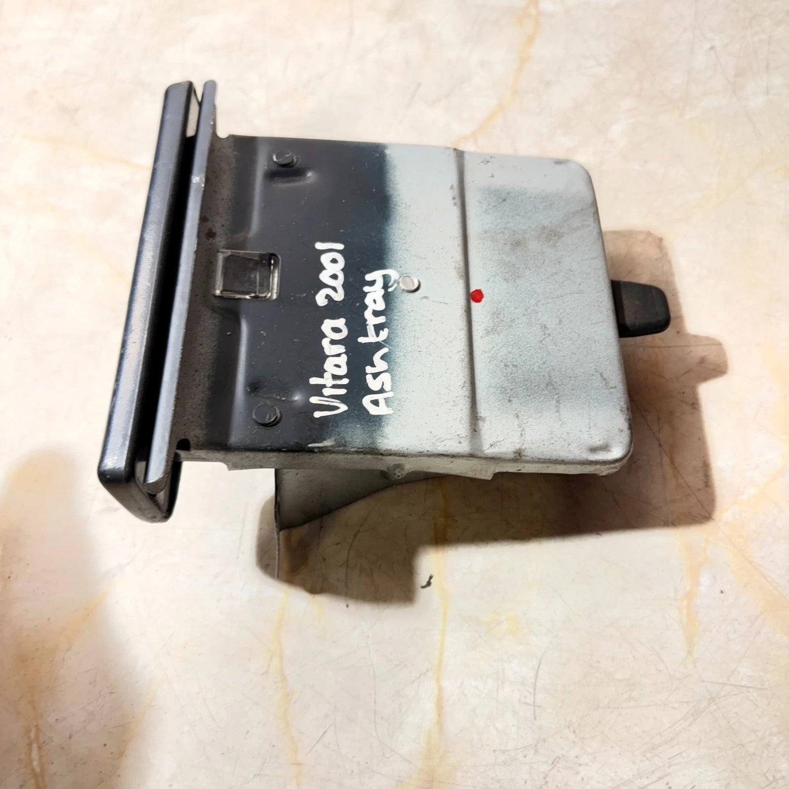 SUZUKI GRAND VITARA MK2 2001 ASHTRAY