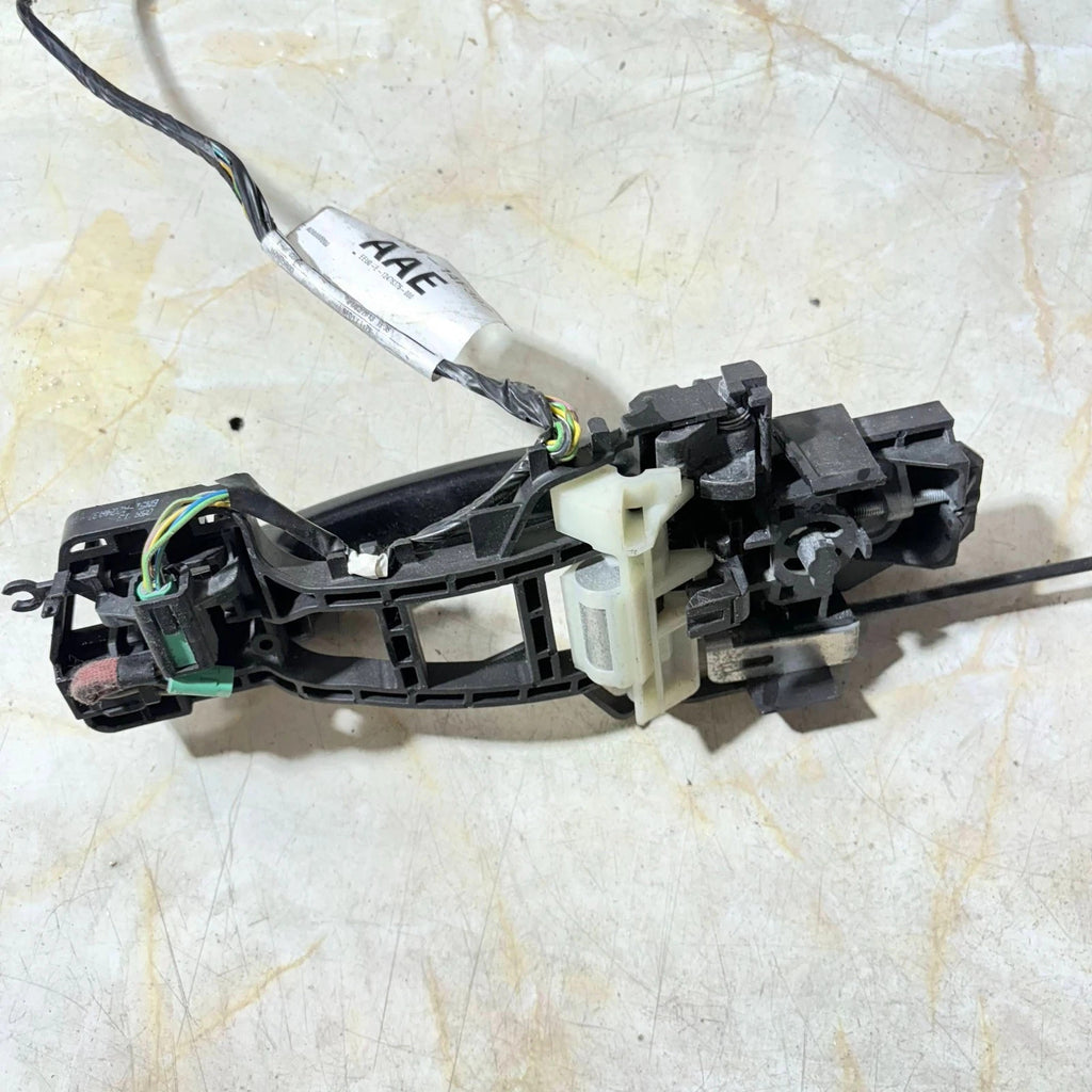 2013 FORD FOCUS PASSENGER SIDE FRONT LEFT OUTER DOOR HANDLE BV6T-14F302