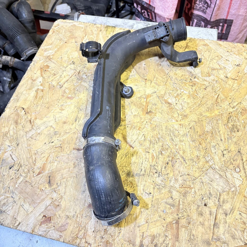 SKODA YETI 2013 2.0 TDI AIR INTAKE PIPE HOSE 0281002977