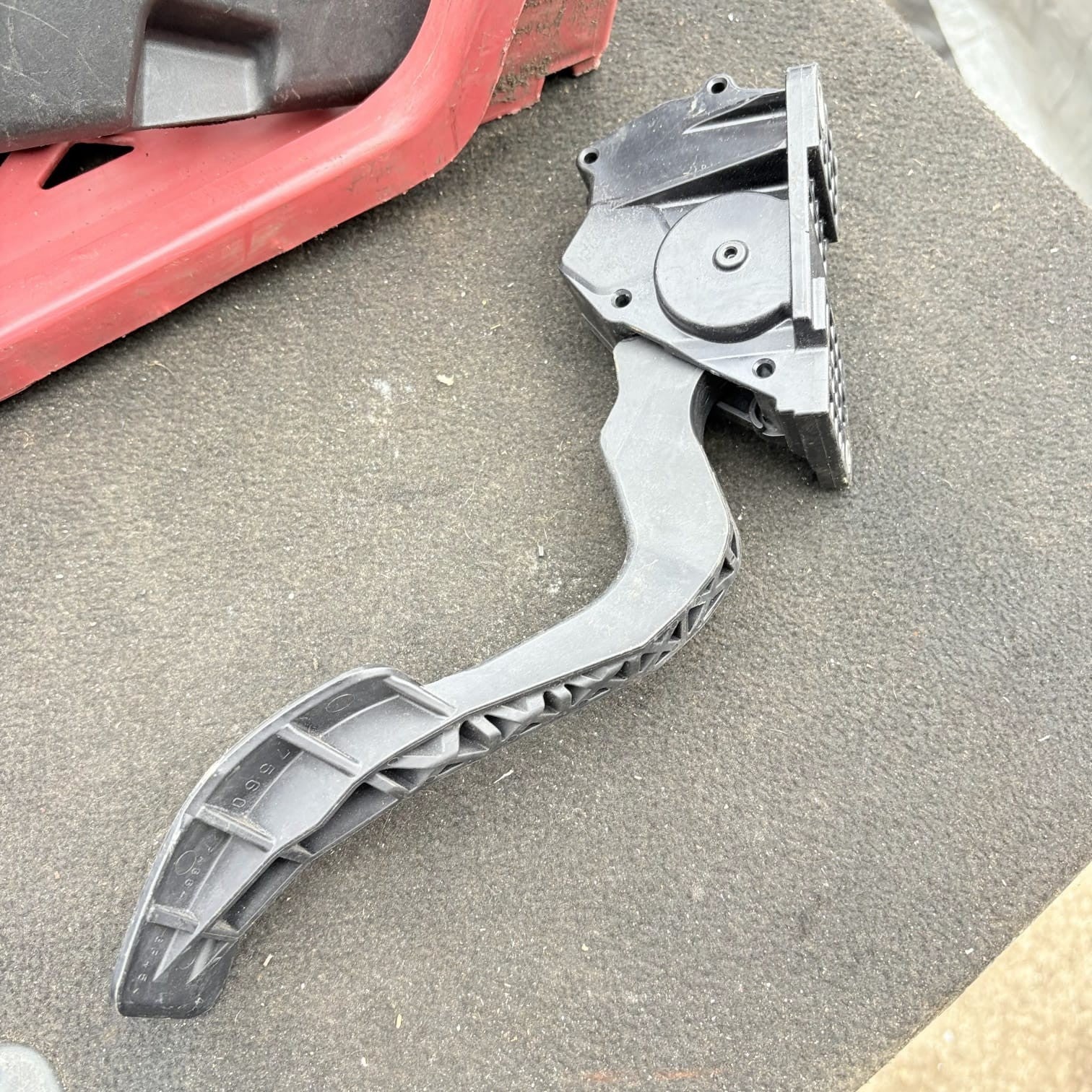 MAZDA 2 ACCELERATOR THROTTLE PEDAL 1.3 PETROL K4238-7400 (2013)