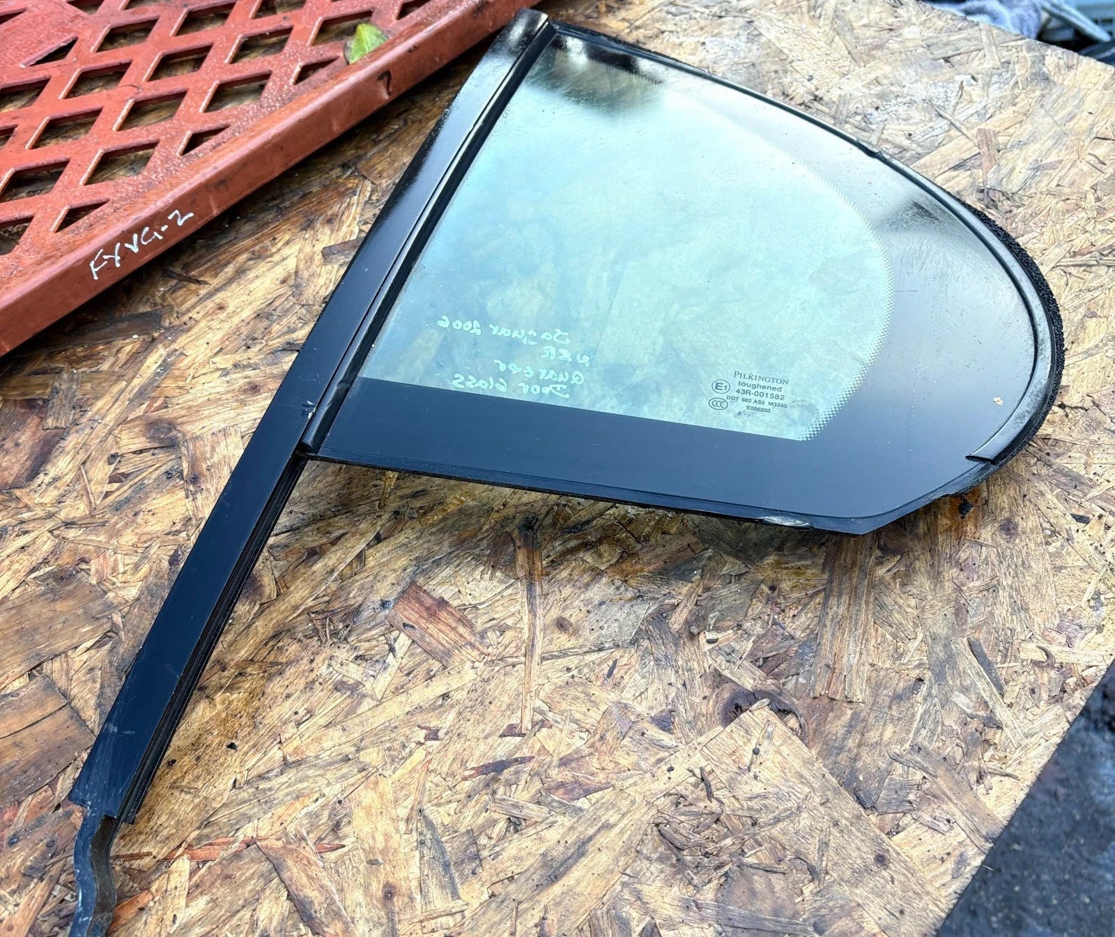 Jaguar X-Type Estate 2005-2009 Rear Door Quarter Glass Window Left NS C2S19492