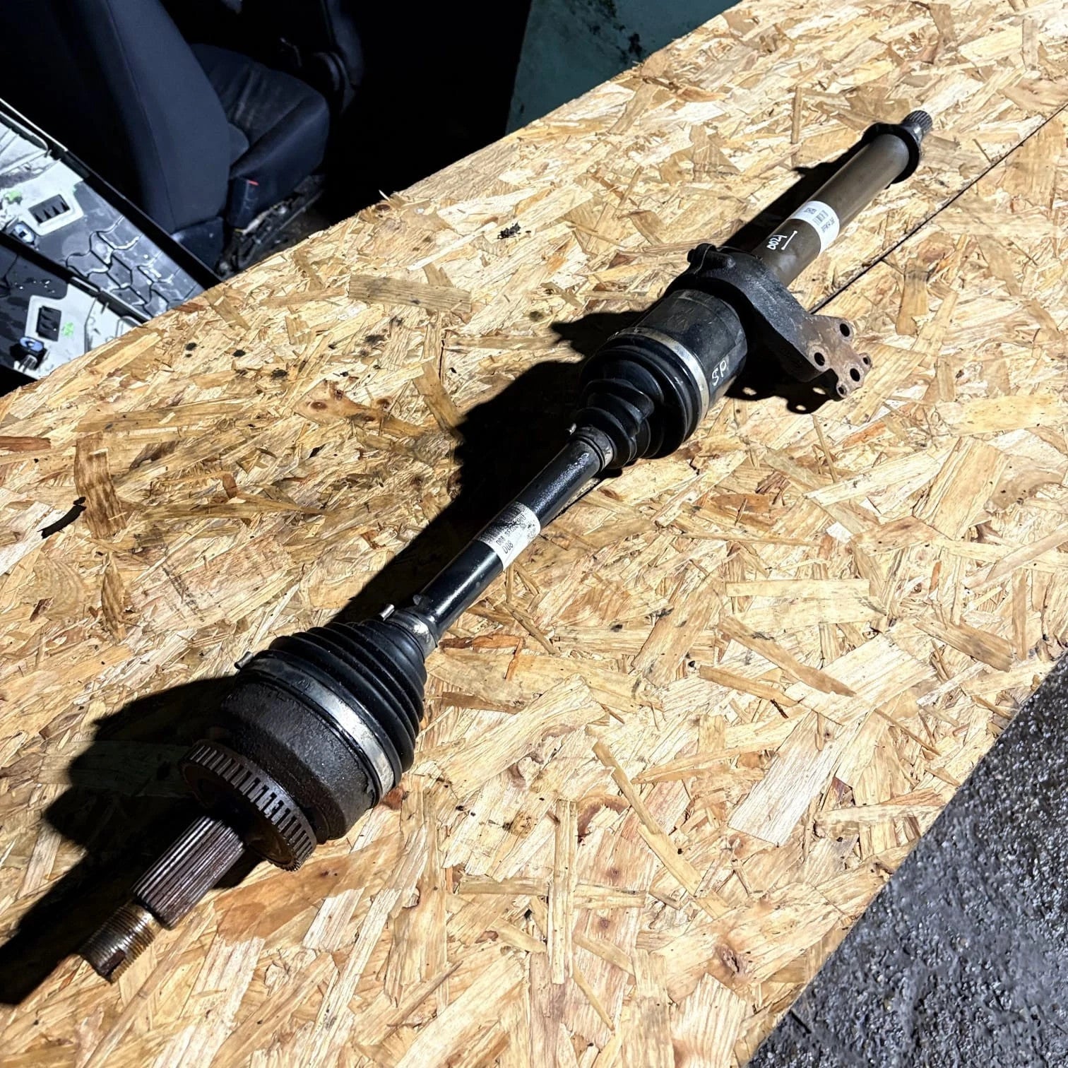 KIA SPORTAGE 1.6L Petrol MANUAL RIGHT DRIVE SHAFT 49560-D7610