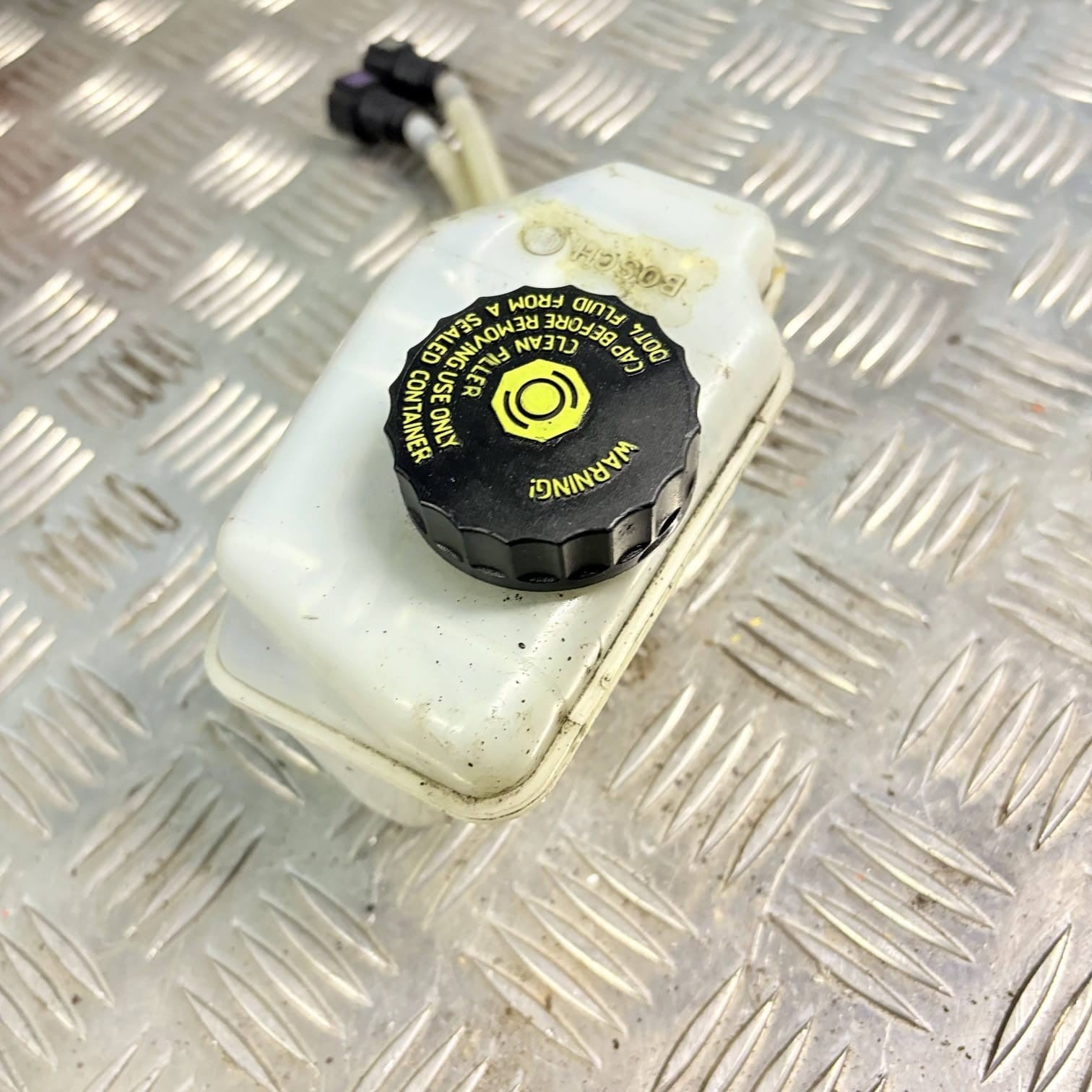2007 VAUXHALL CORSA MK3 BRAKE FLUID BOTTLE TANK RESERVOIR 0204051244