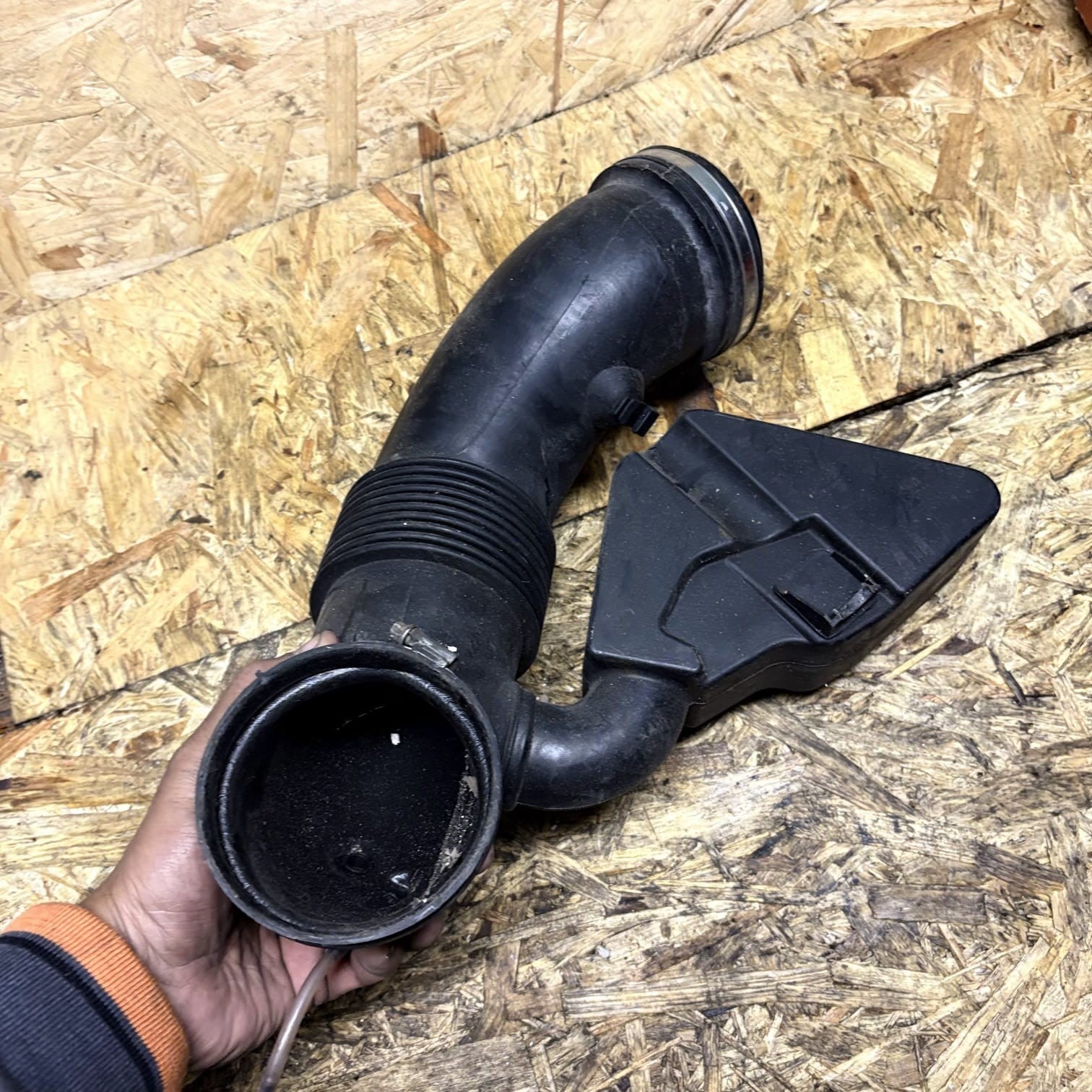 BMW X5 E53 4.4i 4.6is M62 Intake Boot Resonator 13717503375 7503375 7523726