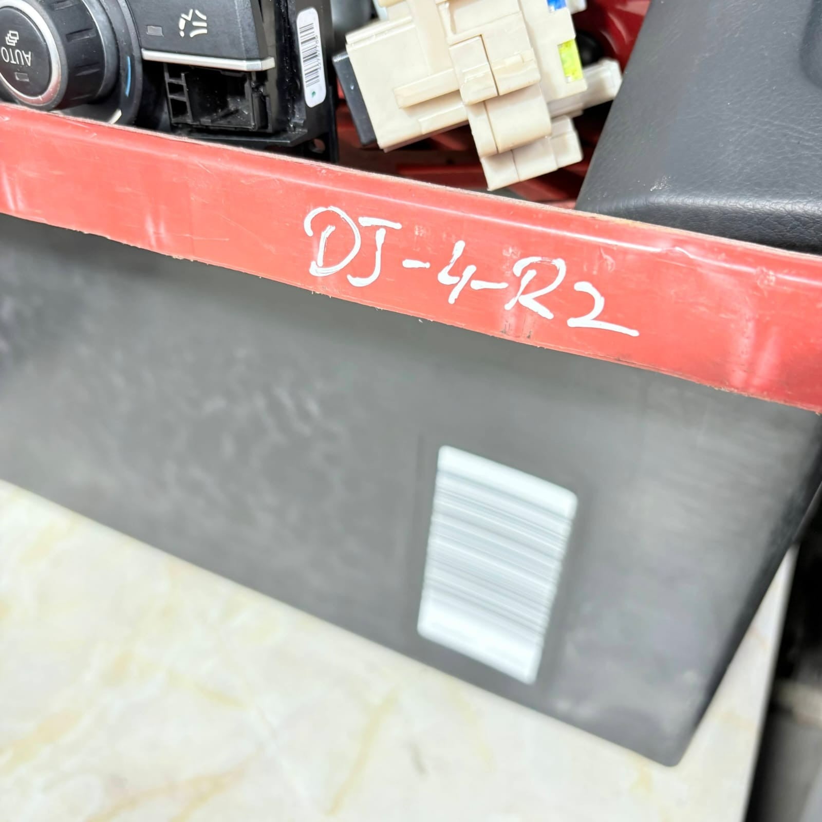 MITSUBISHI LANCER OUTLANDER-G YAW RATE SENSOR 4670A282-2009