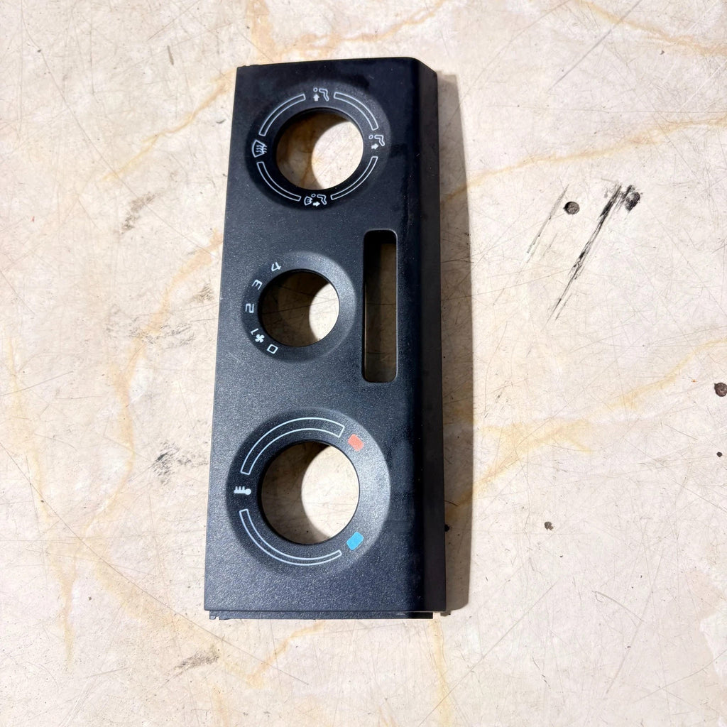 SKODA FABIA MK2 ROOMSTER 2007-15 HEATER CLIMATE CONTROL SURROUND TRIM 5J0819075B