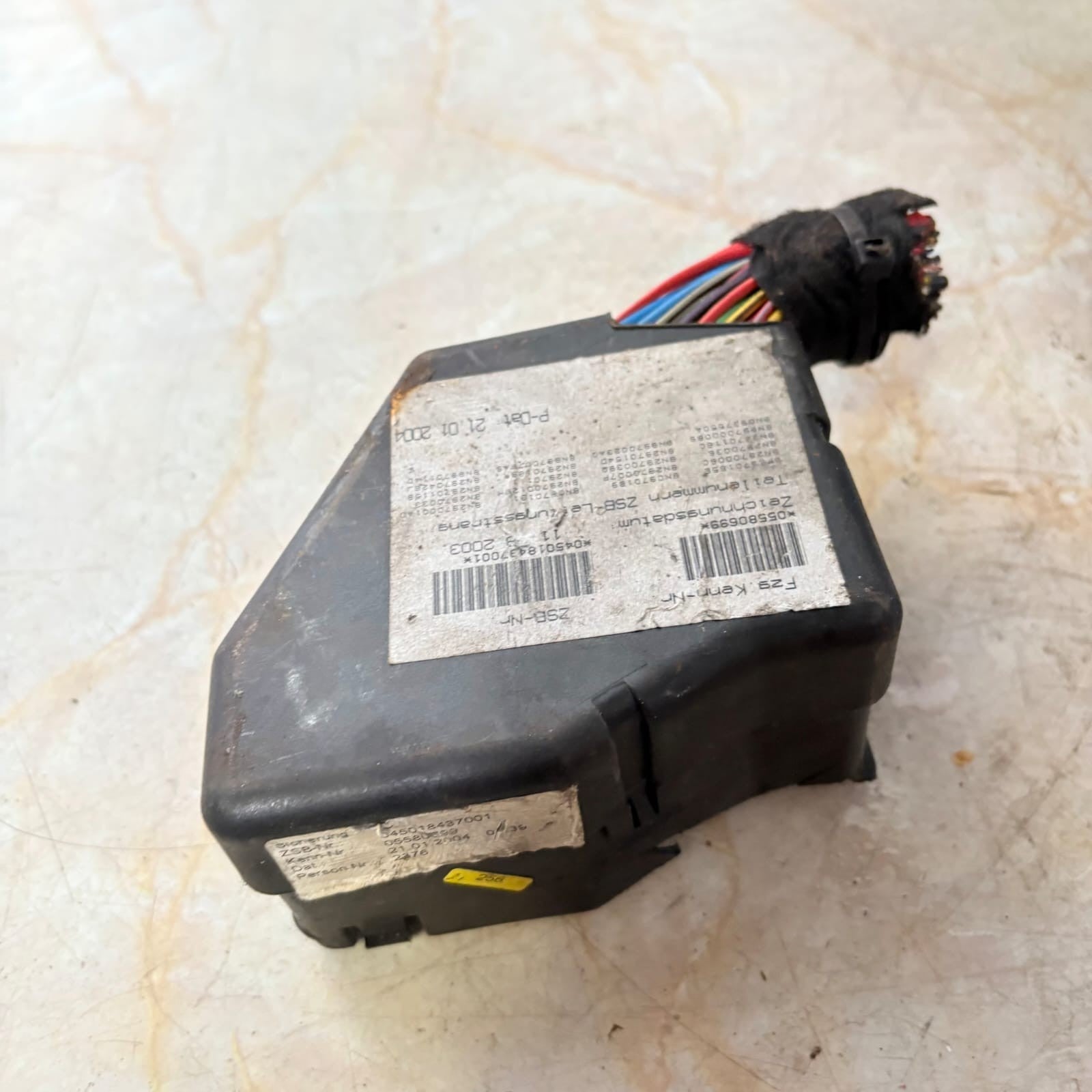 0526424880 fuse box for AUDI A6 AVANT (4F5) 3.0 TDI QUATTRO 2004 244369