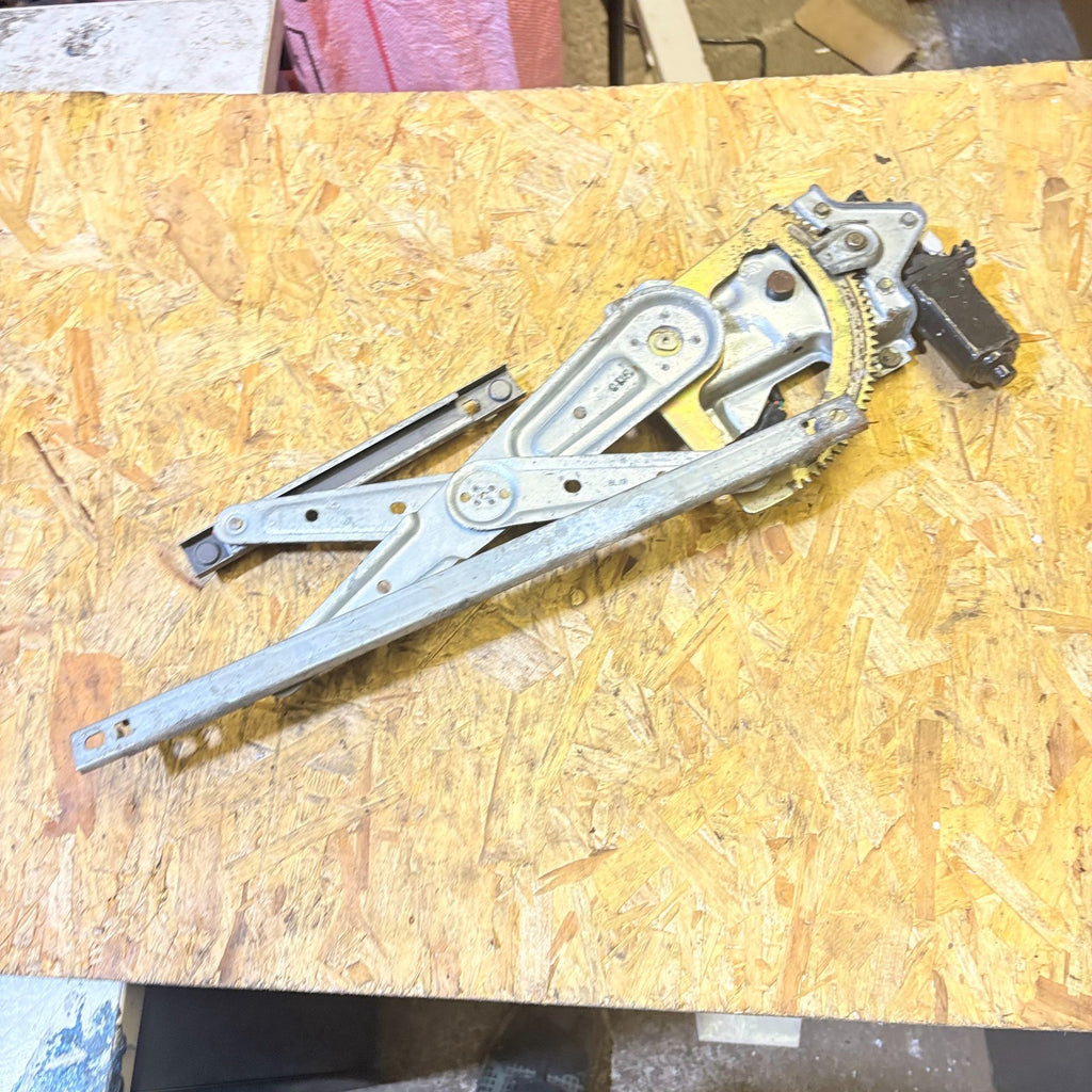 KIA SORENTO 04/2003-2008 5DR REAR LEFT NSR WINDOW REGULATOR MOTOR 83450-3E000