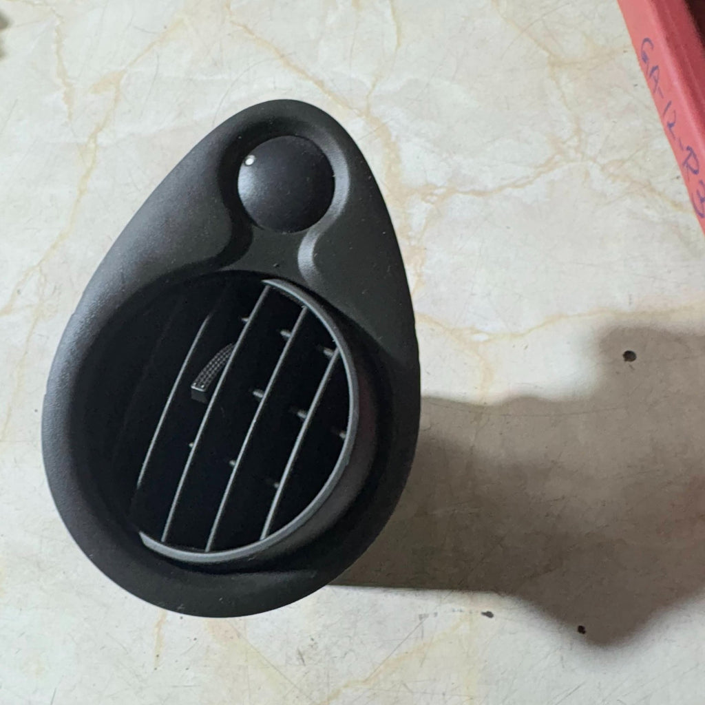 RENAULT CLIO MK3 2010 DASH AIR VENT (DRIVERS SIDE)