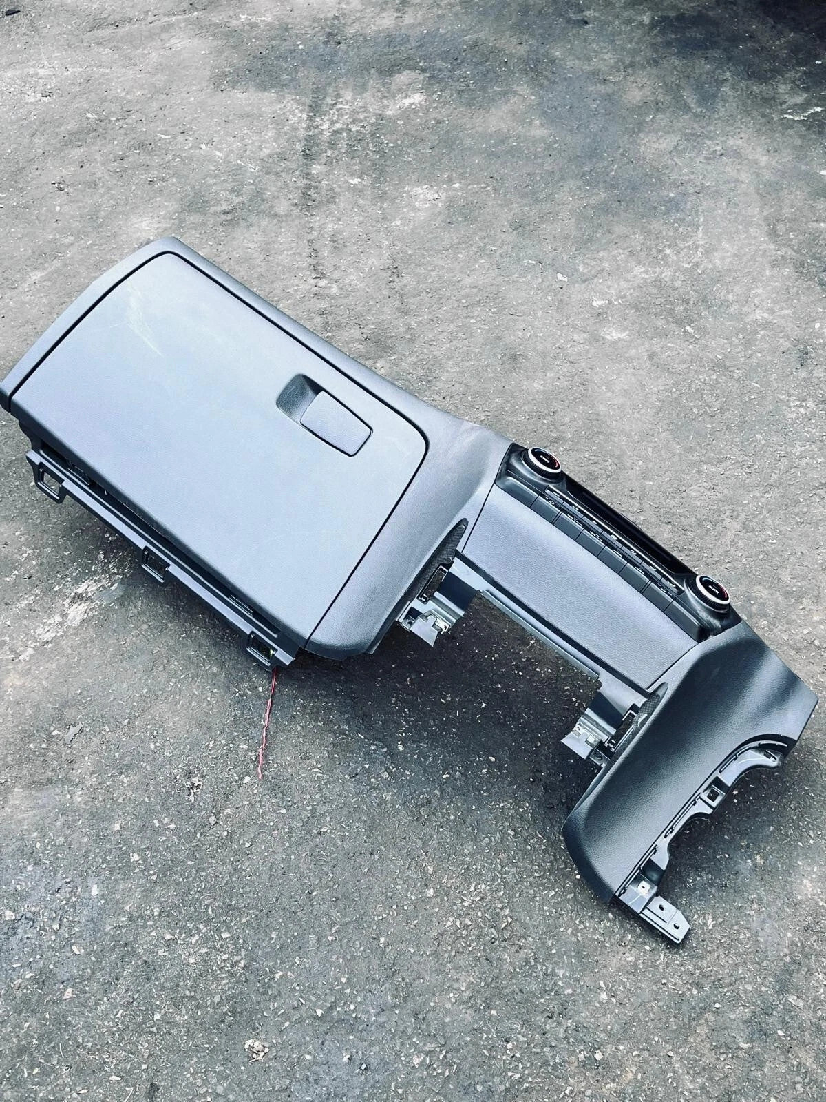 HYUNDAI TUCSON GLOVE COMPARTMENT BOX MK4 NX4 2021 - 2023 84760N7800