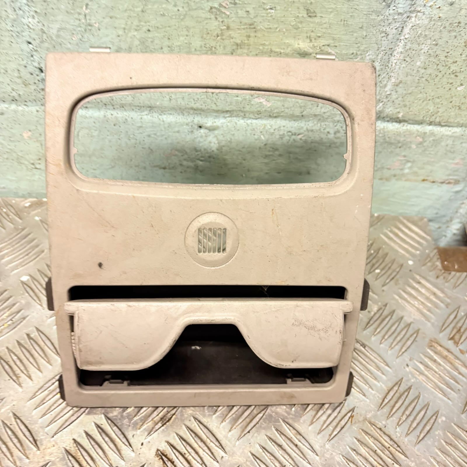 Ford Mondeo MK3 Overhead Console In Linen 1256693 Non Sunroof Models NOS