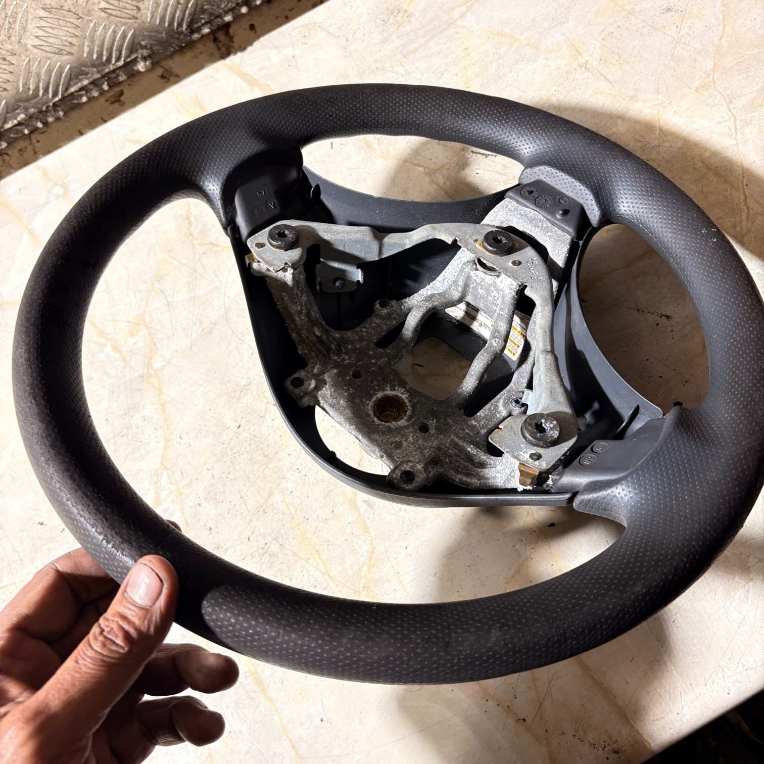 Mitsubishi Colt Z2 Z3 & Smart Forfour Steering Wheel MR977533 6027645D