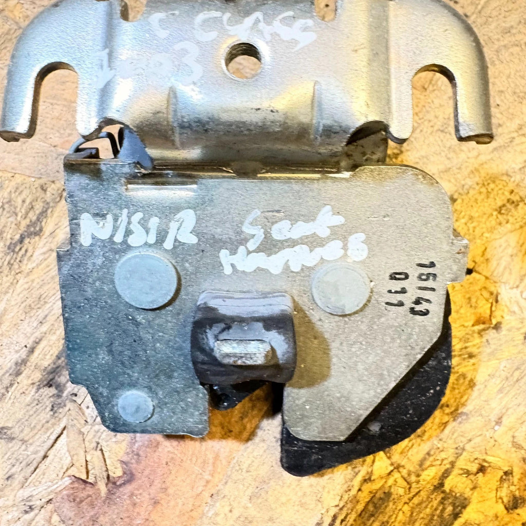 Mercedes Benz C Class W203 2003 Rear Left Seat Headrest Catch Lock Mechanism
