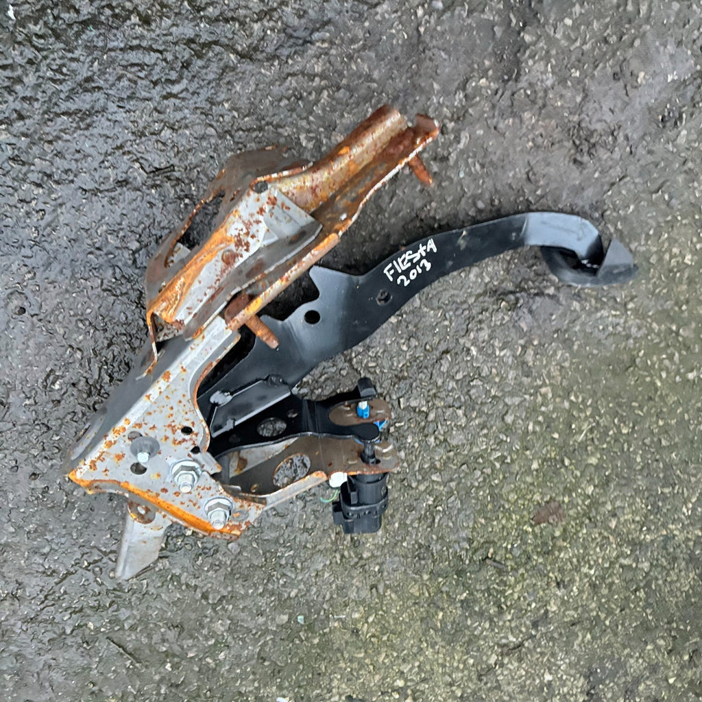 Ford Fiesta Brake Pedal Assembly Pedal Box Bracket 8V51-2450-BF 2008-2013