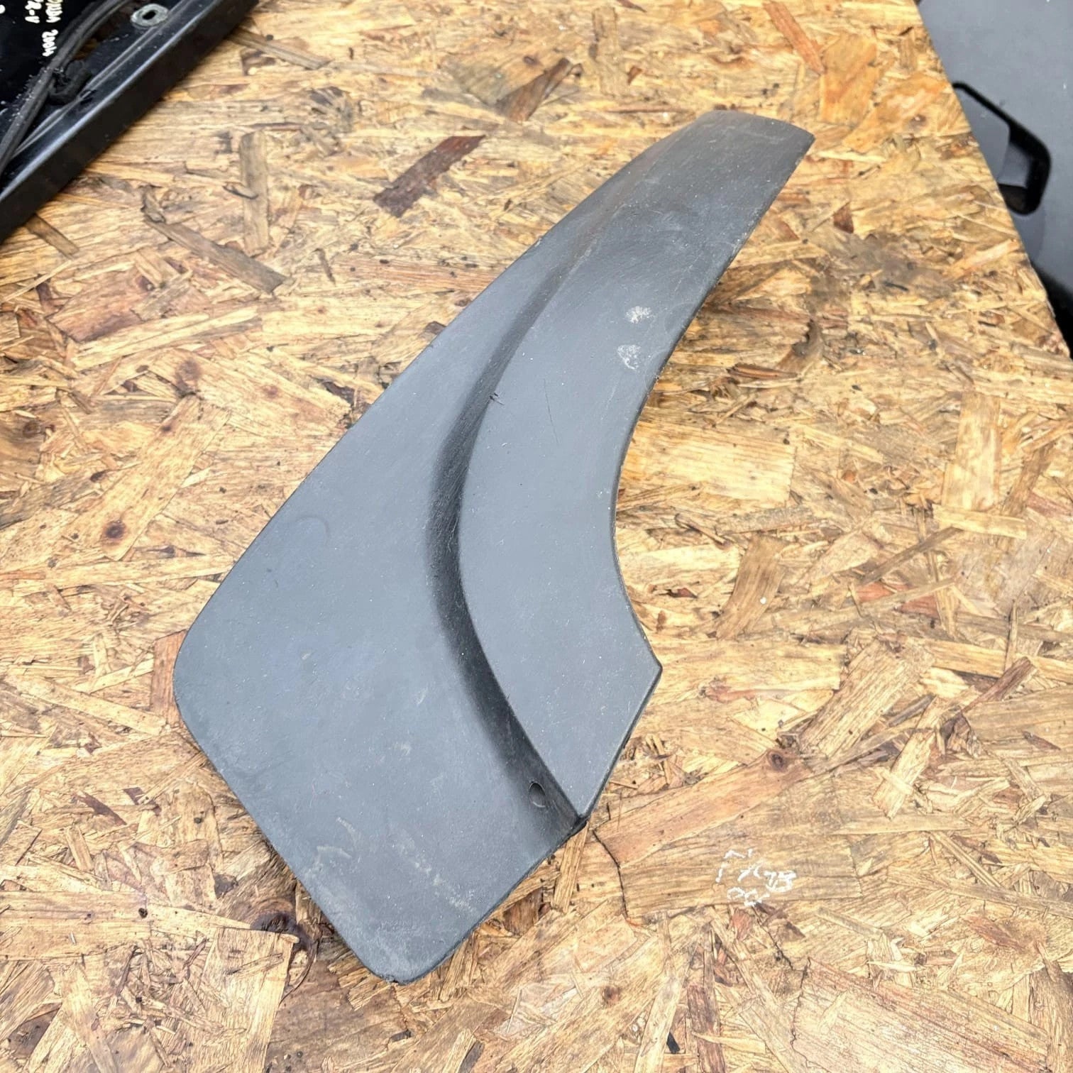 MINI Passenger Rear Bumper Mud Guard For R50 - 0139451 2002
