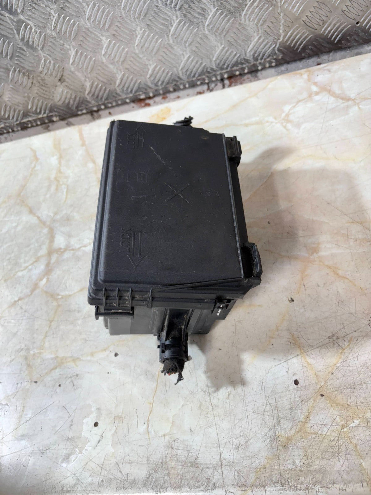 VAUXHALL CORSA 2013 D 1.3 DIESEL CDTI FUSE BOX 13299202