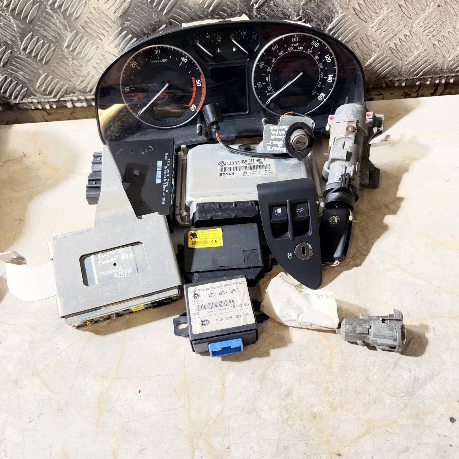 Skoda Superb 06/2003-03/2008 2.5 TDI BDG ECU Kit 8E0907401T 0281011444
