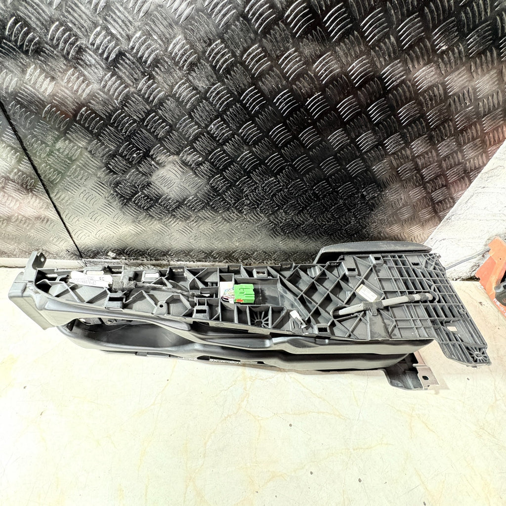 JAGUAR XE X760 2015-2019 CENTRE CONSOLE ARMREST TUNNEL SUB STRUCTURE FRAME BASE